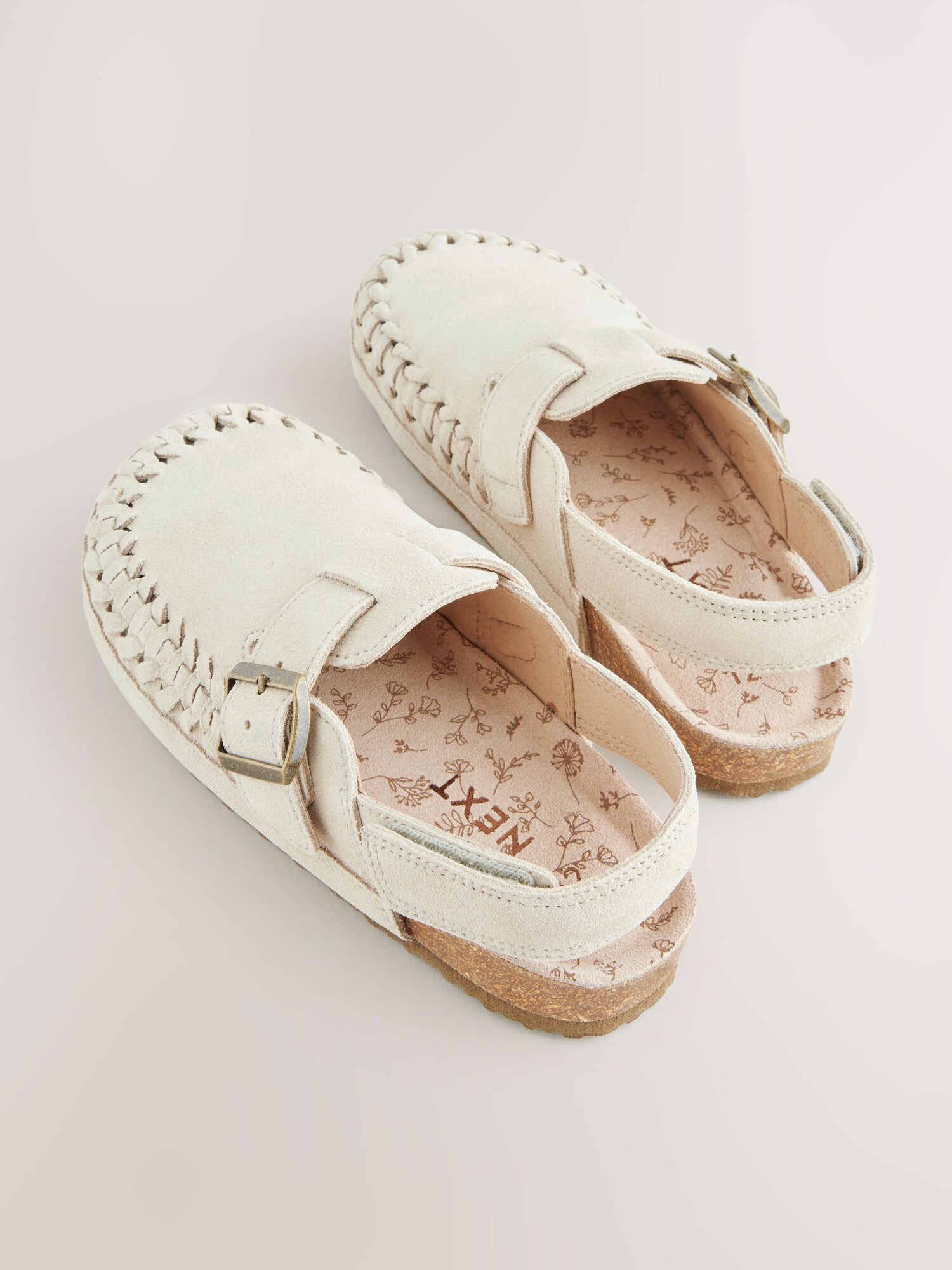 Thumbnail - Clogs