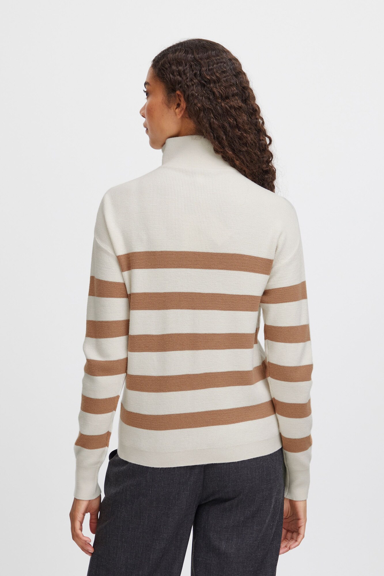 Thumbnail - b.young Pullover