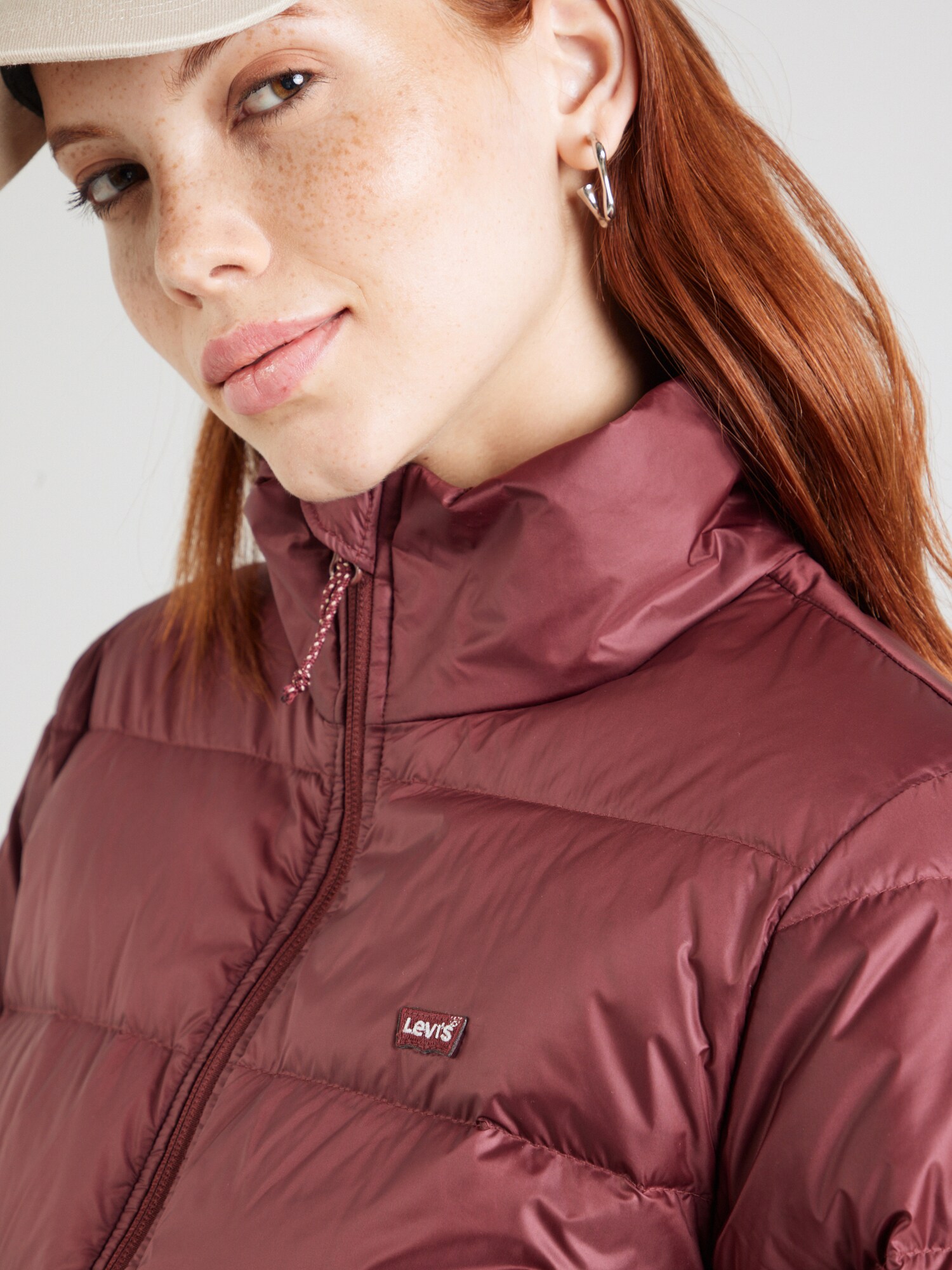 LEVI'S ® Prechodná bunda 'Willa Down Packable Jacket' burgundská (obrázok 5)