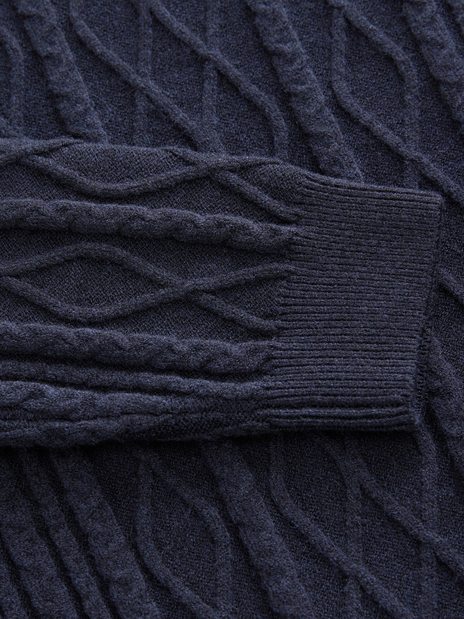 Thumbnail - Next Pullover
