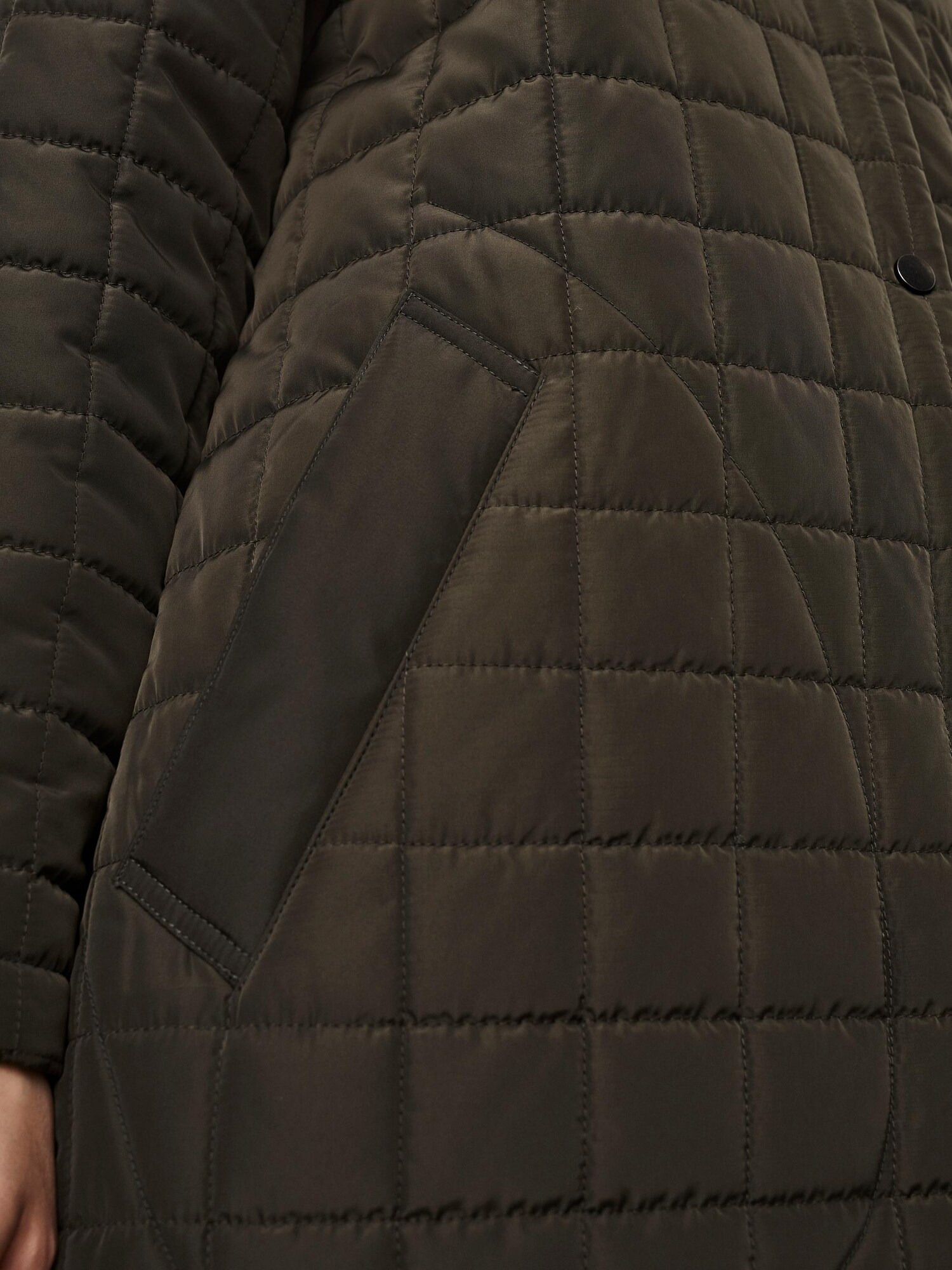 Thumbnail - Mantel