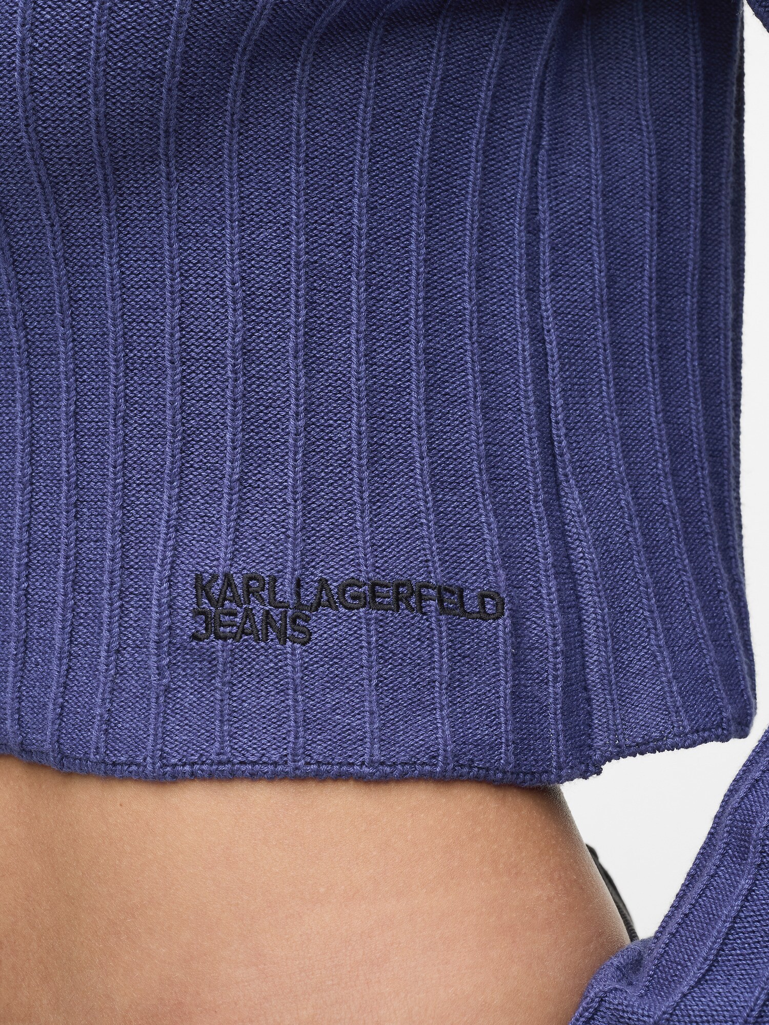 KARL LAGERFELD JEANS Sveter 'Plisse' tmavomodrá / čierna (obrázok 4)