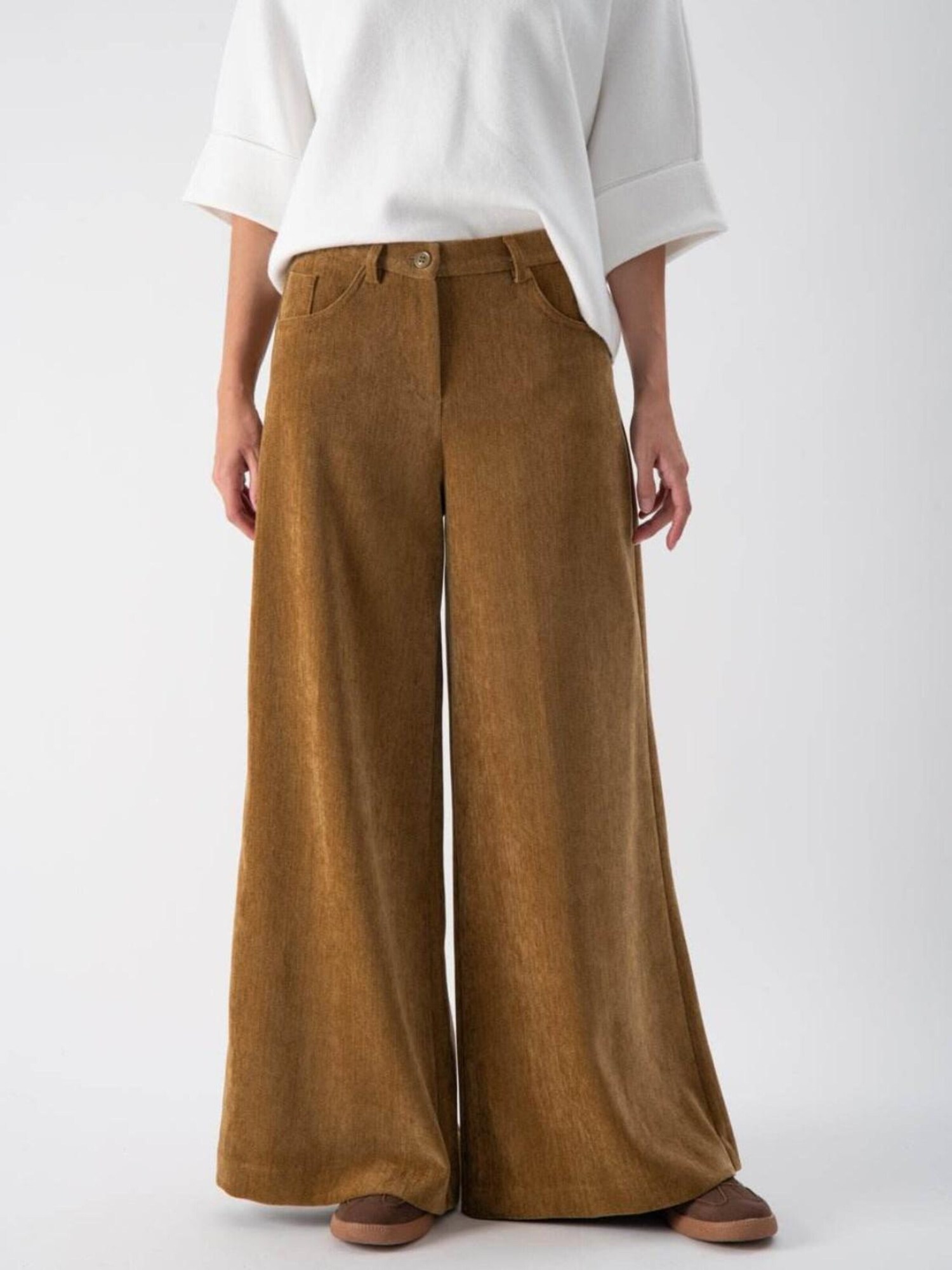 MND Pantalón 'Wide-Leg Ribbed with Pockets'  mostaza