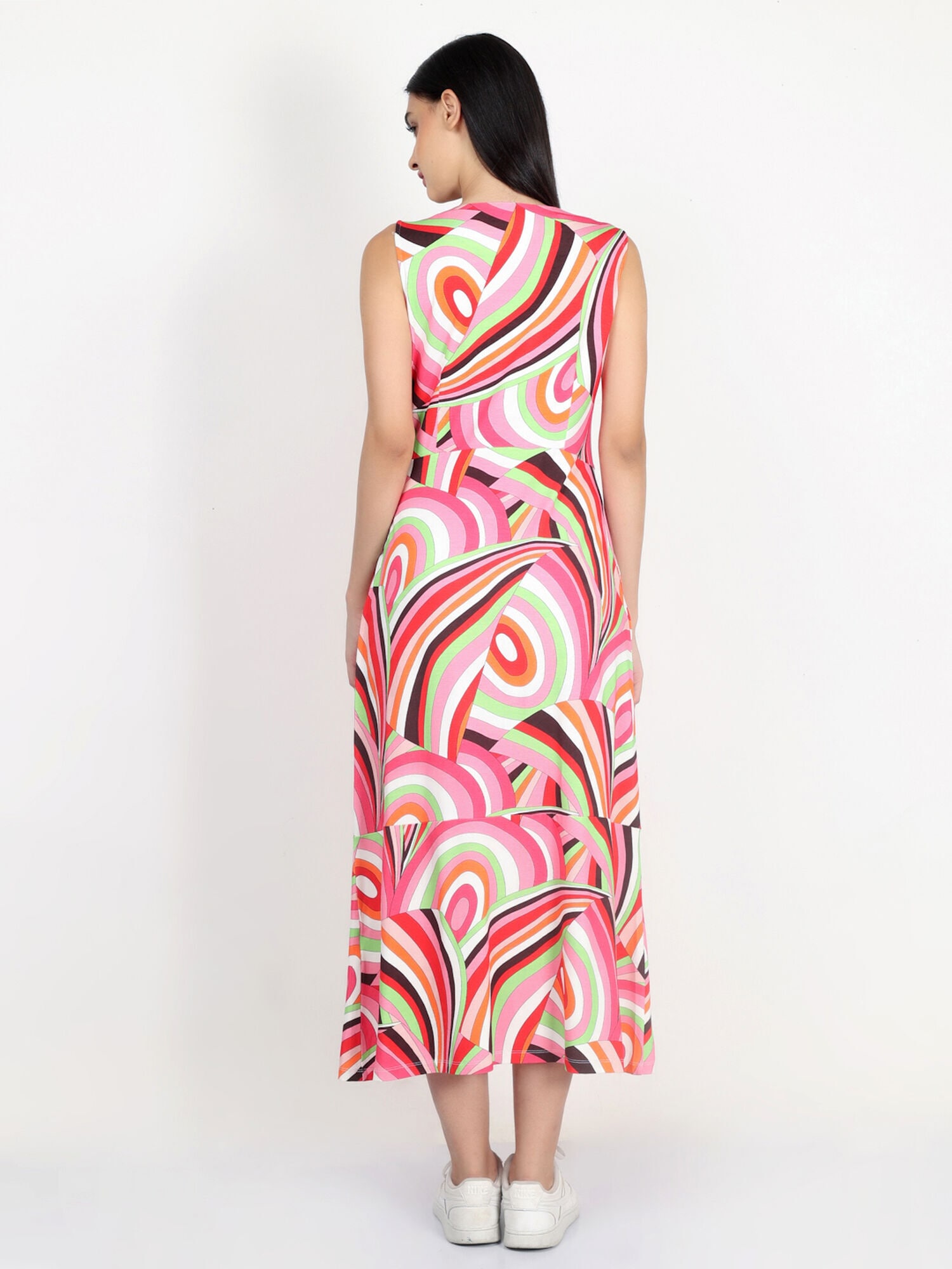 Thumbnail - VICCI Germany Maxikleid mit seitlichem Reißverschluss, Model trägt Größe 36