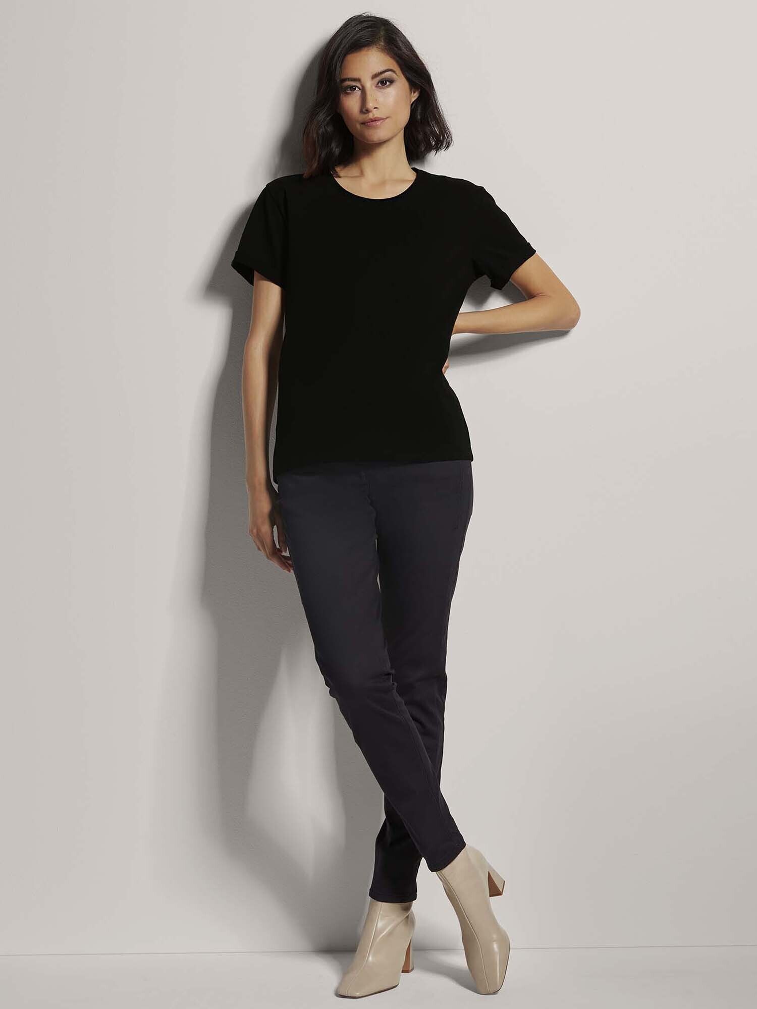 Thumbnail - MADELEINE T-Shirt