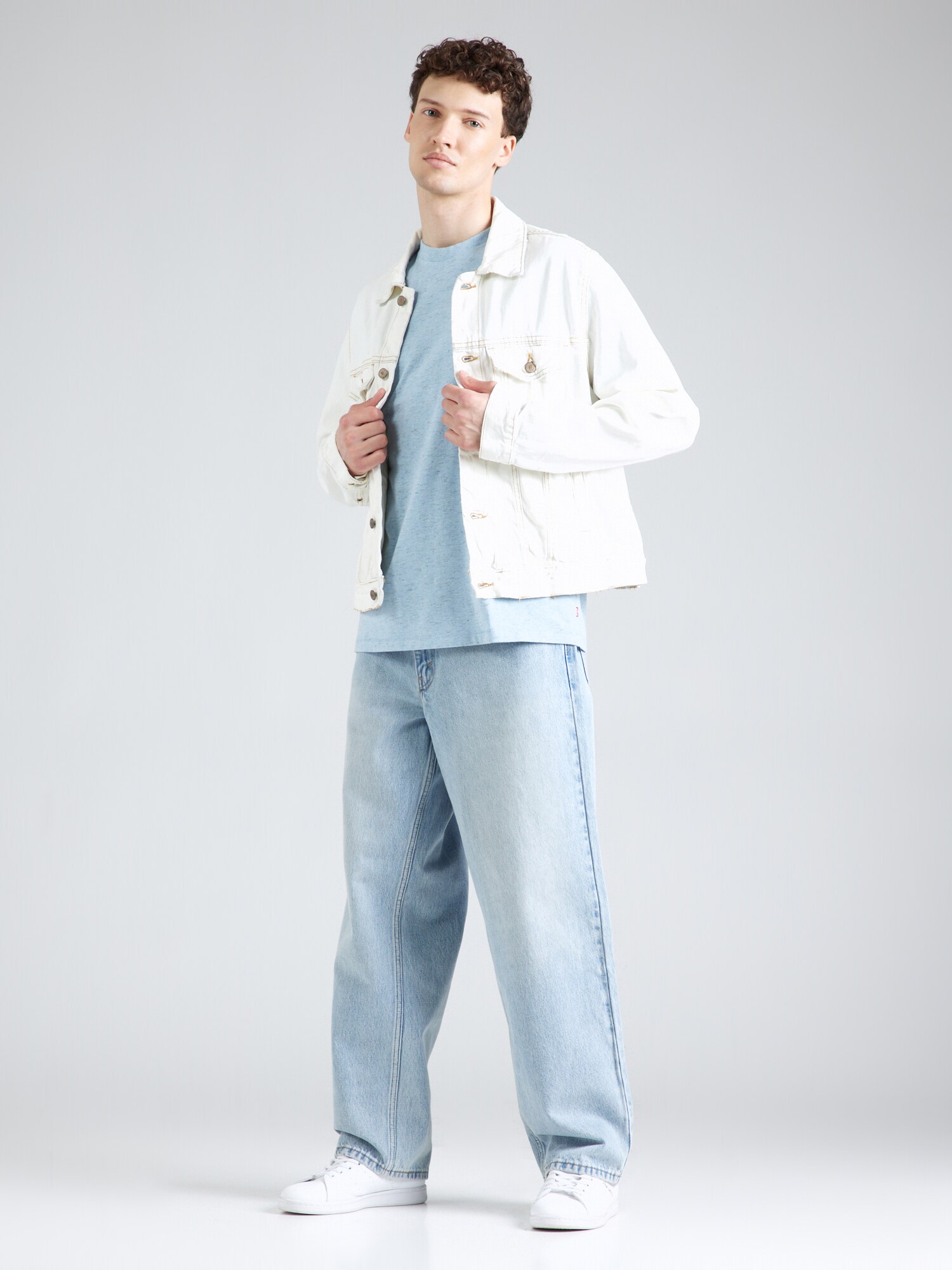 LEVI'S ® Tričko 'Red Tab' svetlomodrá (obrázok 4)