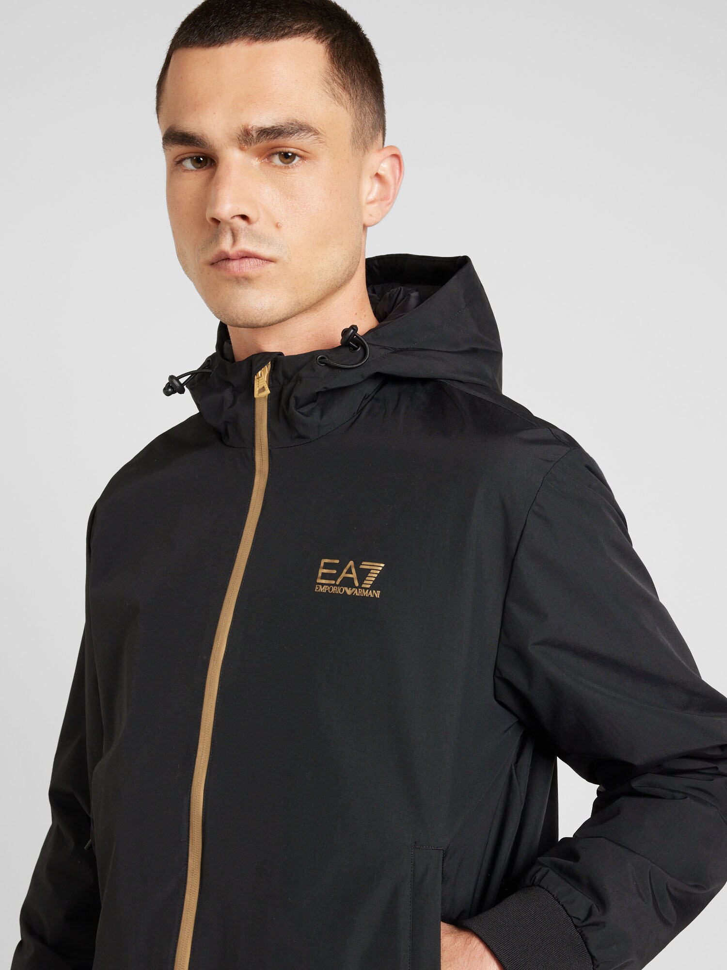 EA7 Emporio Armani Chaqueta saco oro / negro – imagen 3