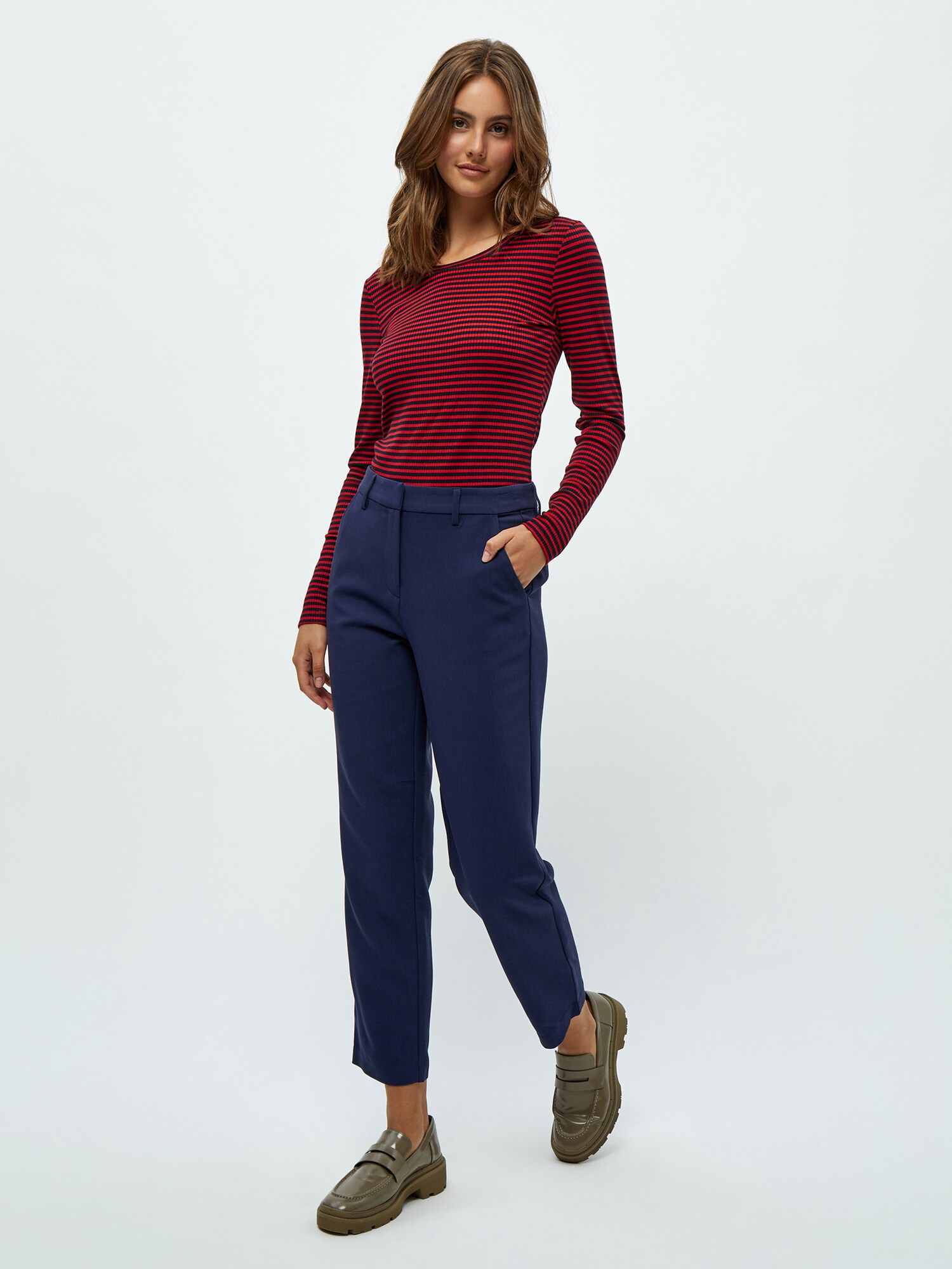Thumbnail - Peppercorn Hose Nora