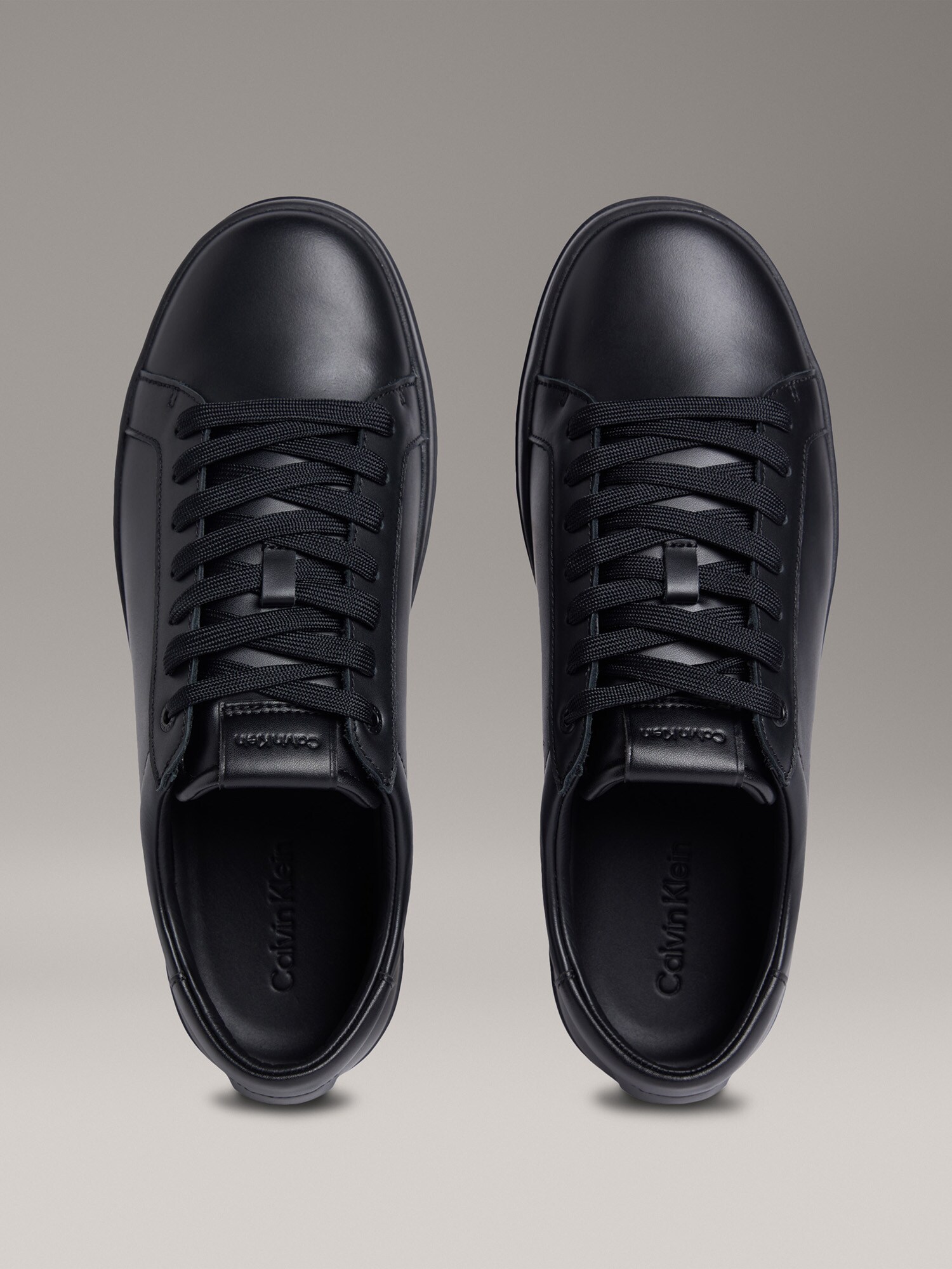 Thumbnail - Sneaker