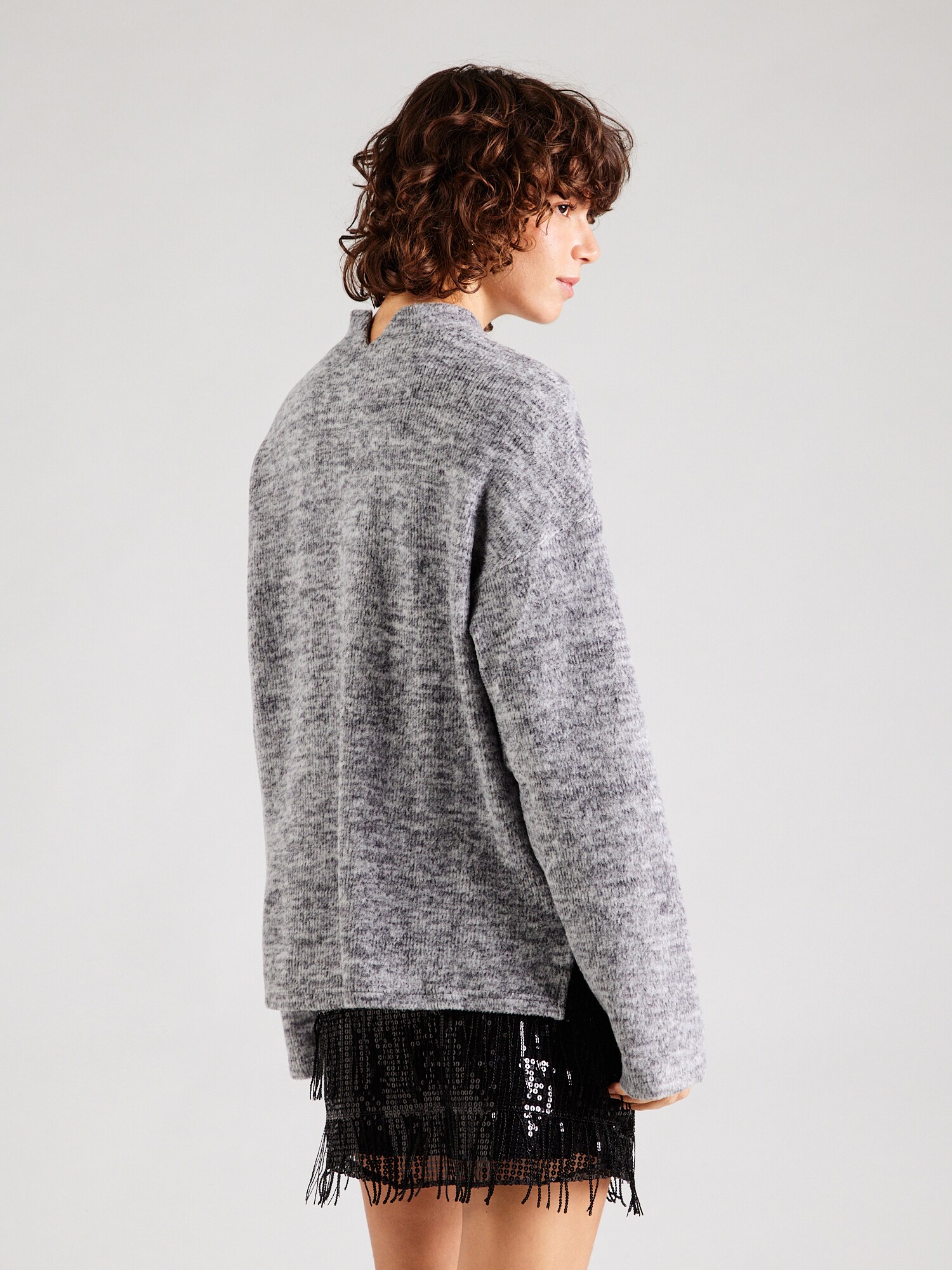 Thumbnail - Pullover