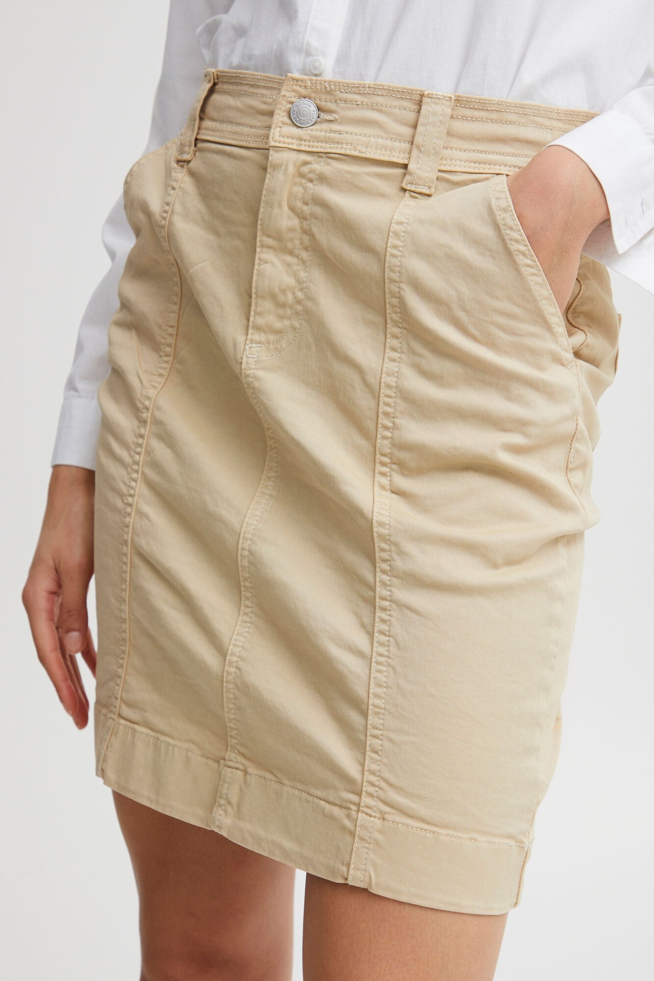 Thumbnail - b.young Minirock