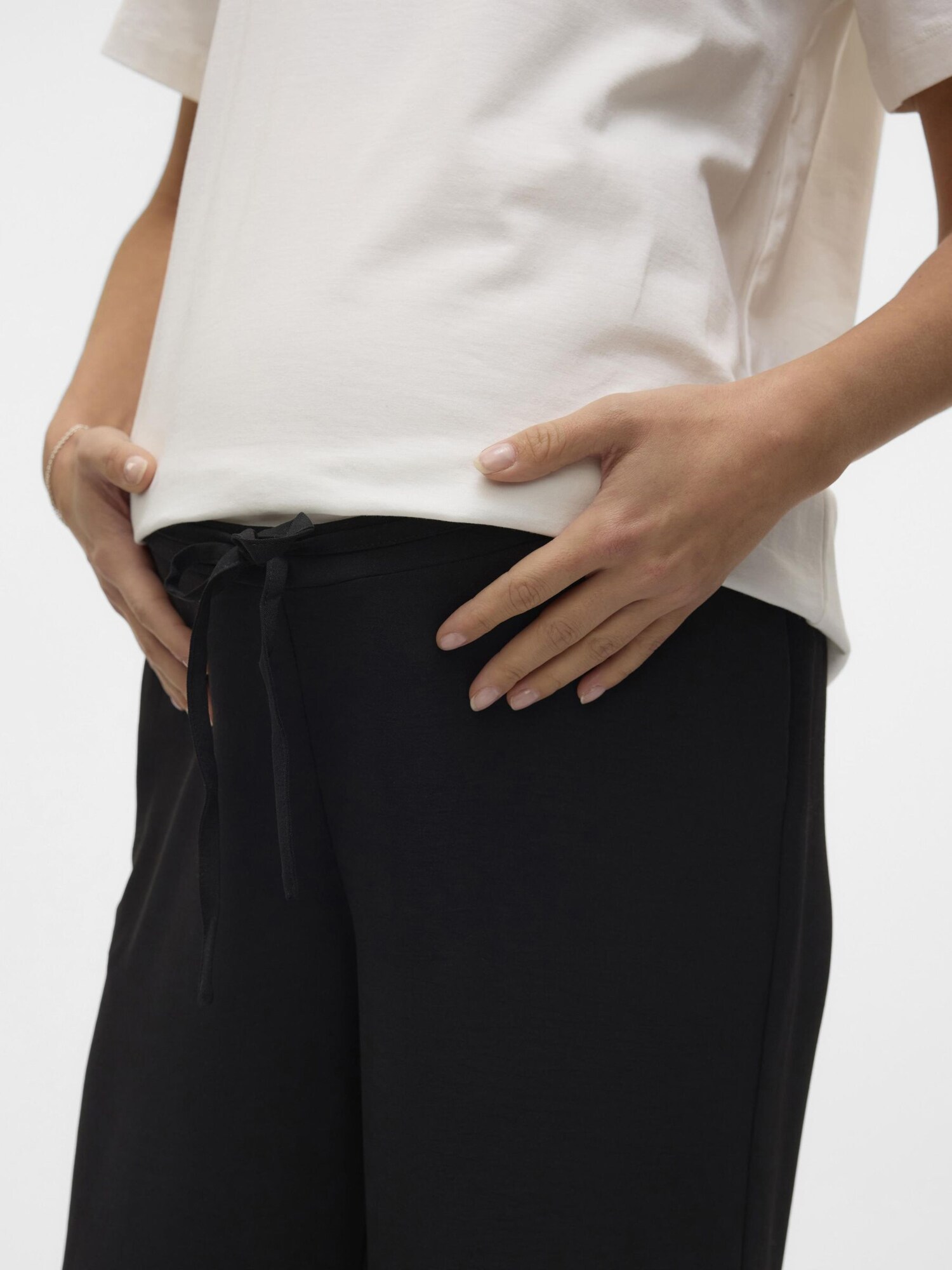 Vero Moda Maternity Nohavice 'VMMalva' čierna (obrázok 5)