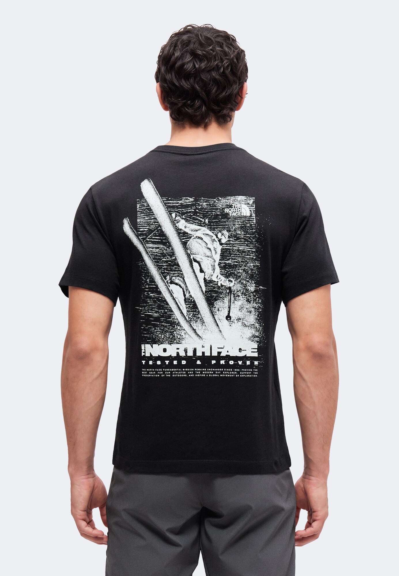 THE NORTH FACE Camiseta 'TESTED AND PROVEN' negro / blanco – imagen 3