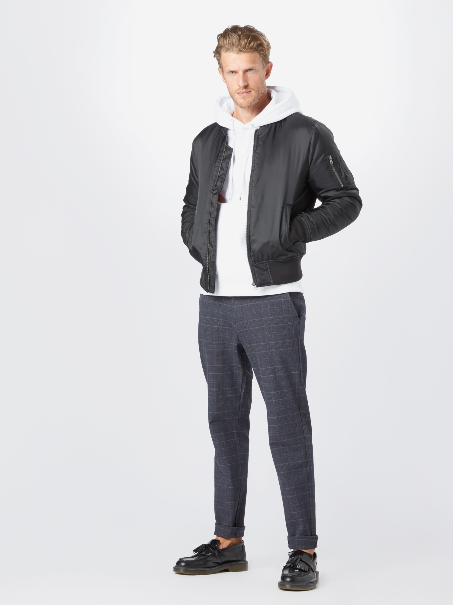 Calvin Klein Jeans Mikina 'Essential' čierna / biela (obrázok 4)