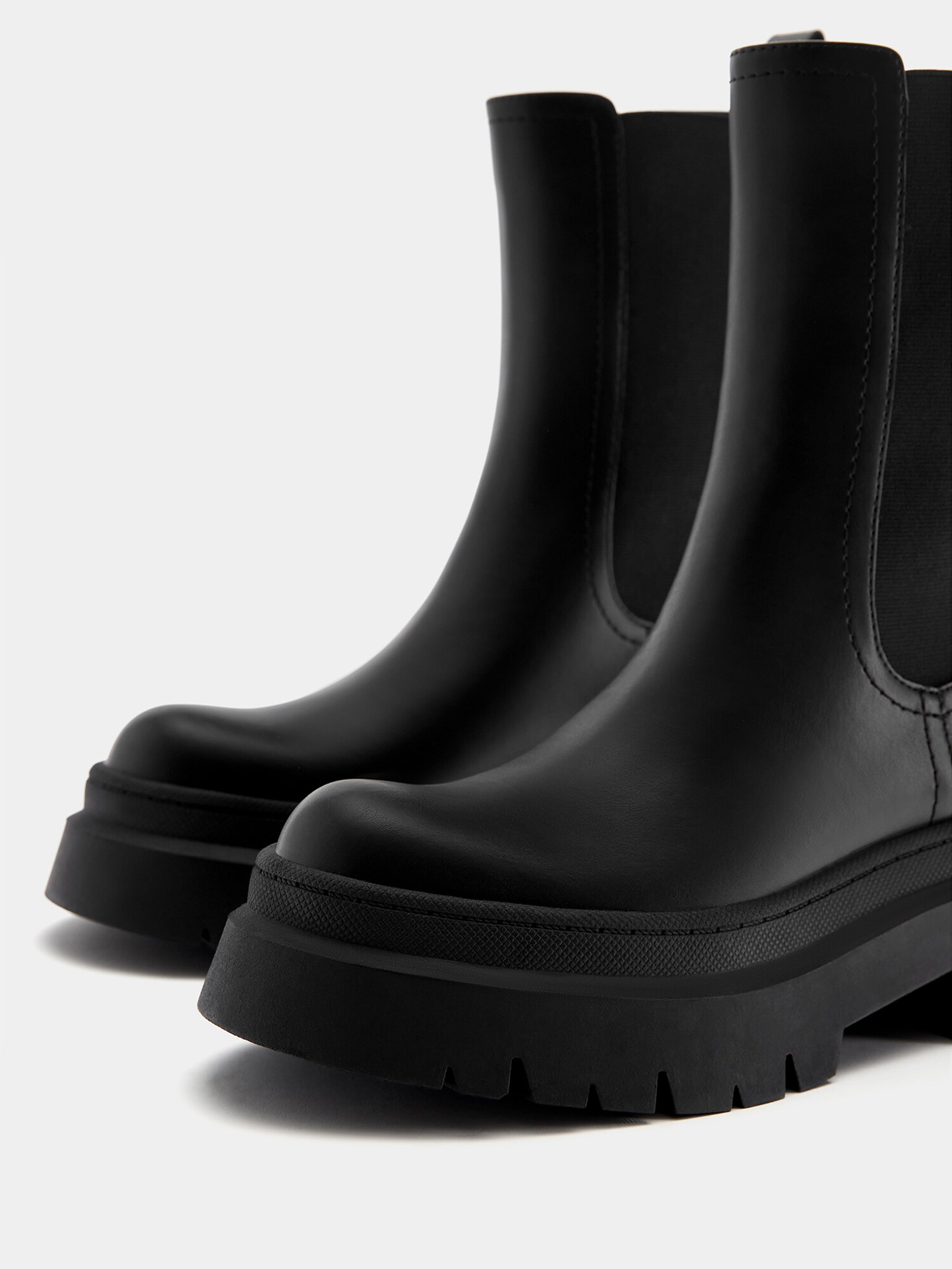 Thumbnail - Chelsea Boots