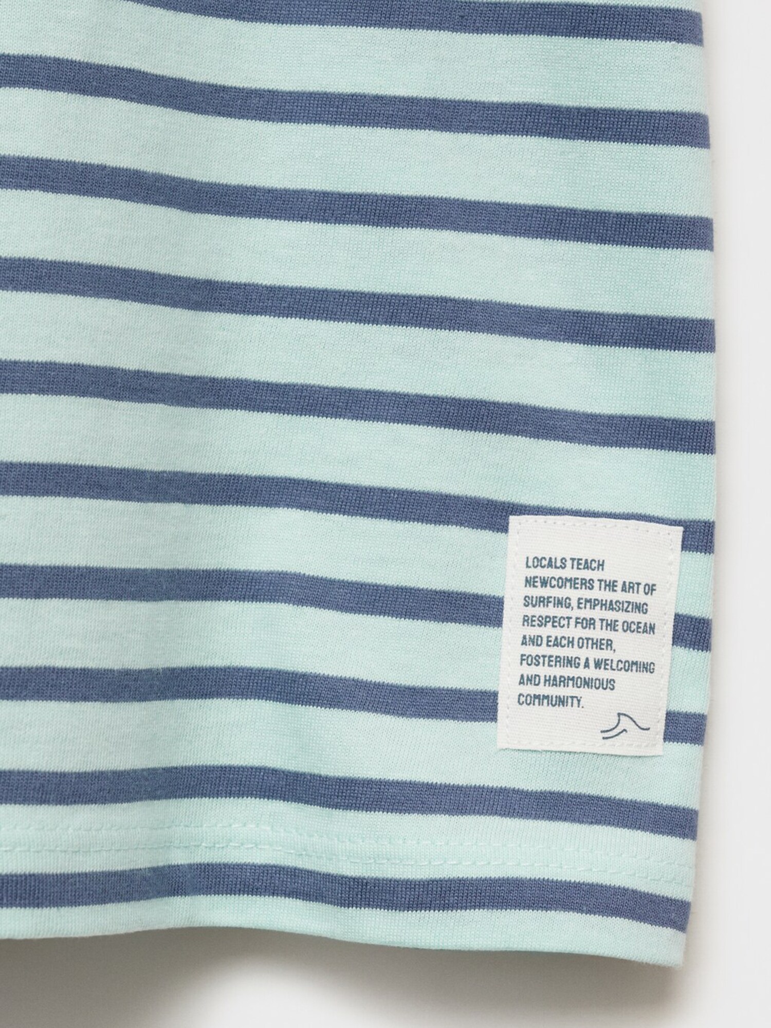 Thumbnail - T-Shirt 'LOCALS'