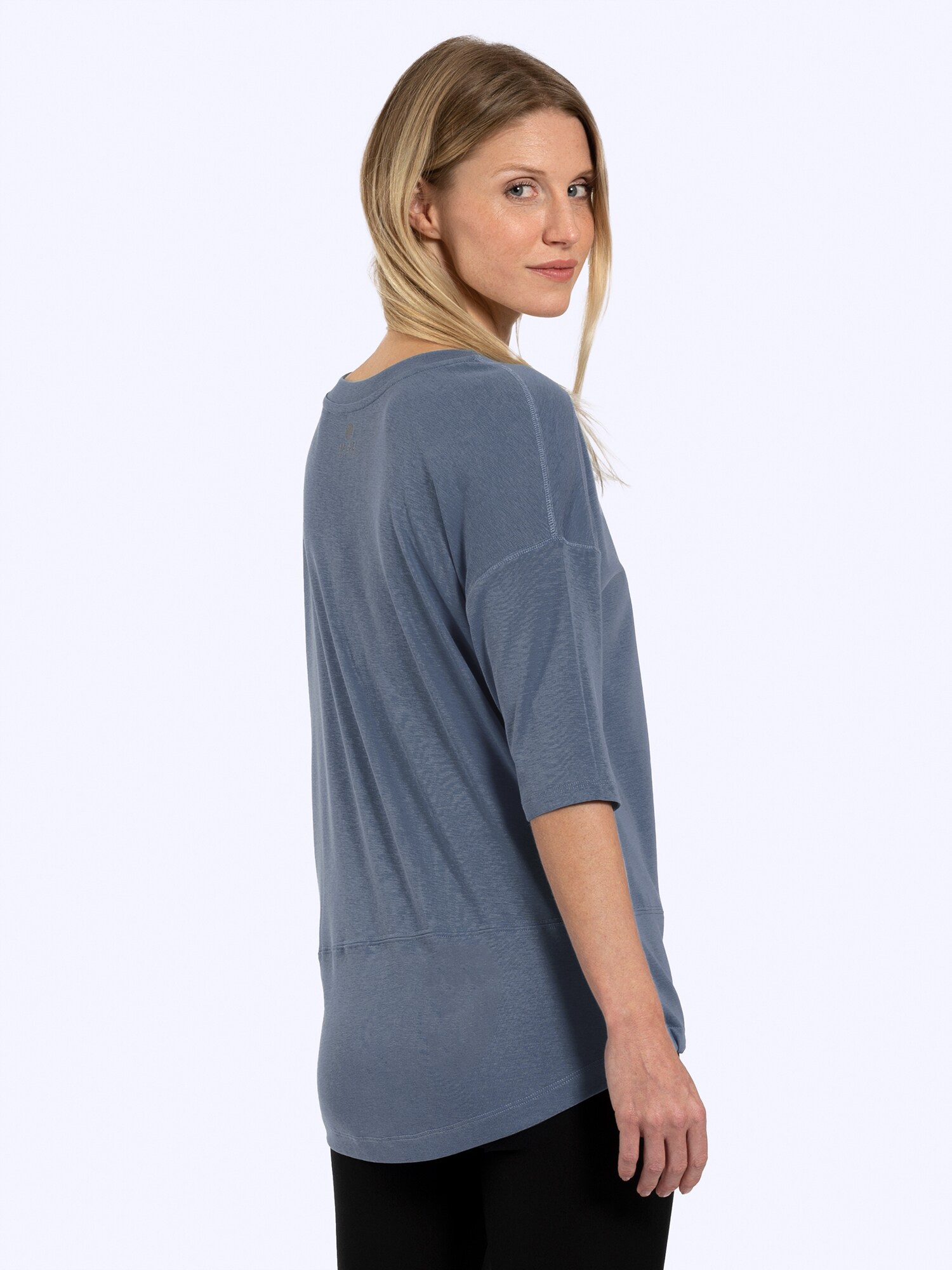 Thumbnail - Magadi Sporttop Sara