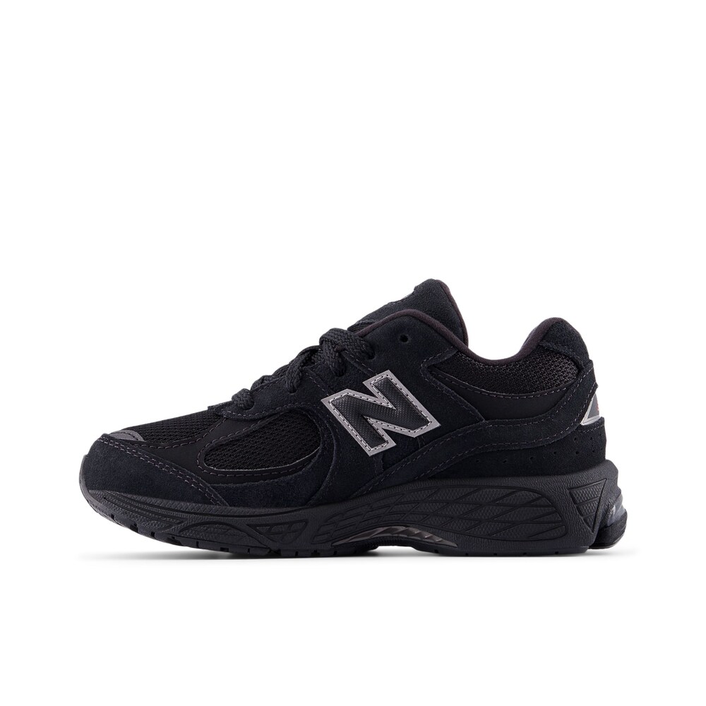 new balance Sneaker '2002' Jungen Größe 28 schwarz / weiß