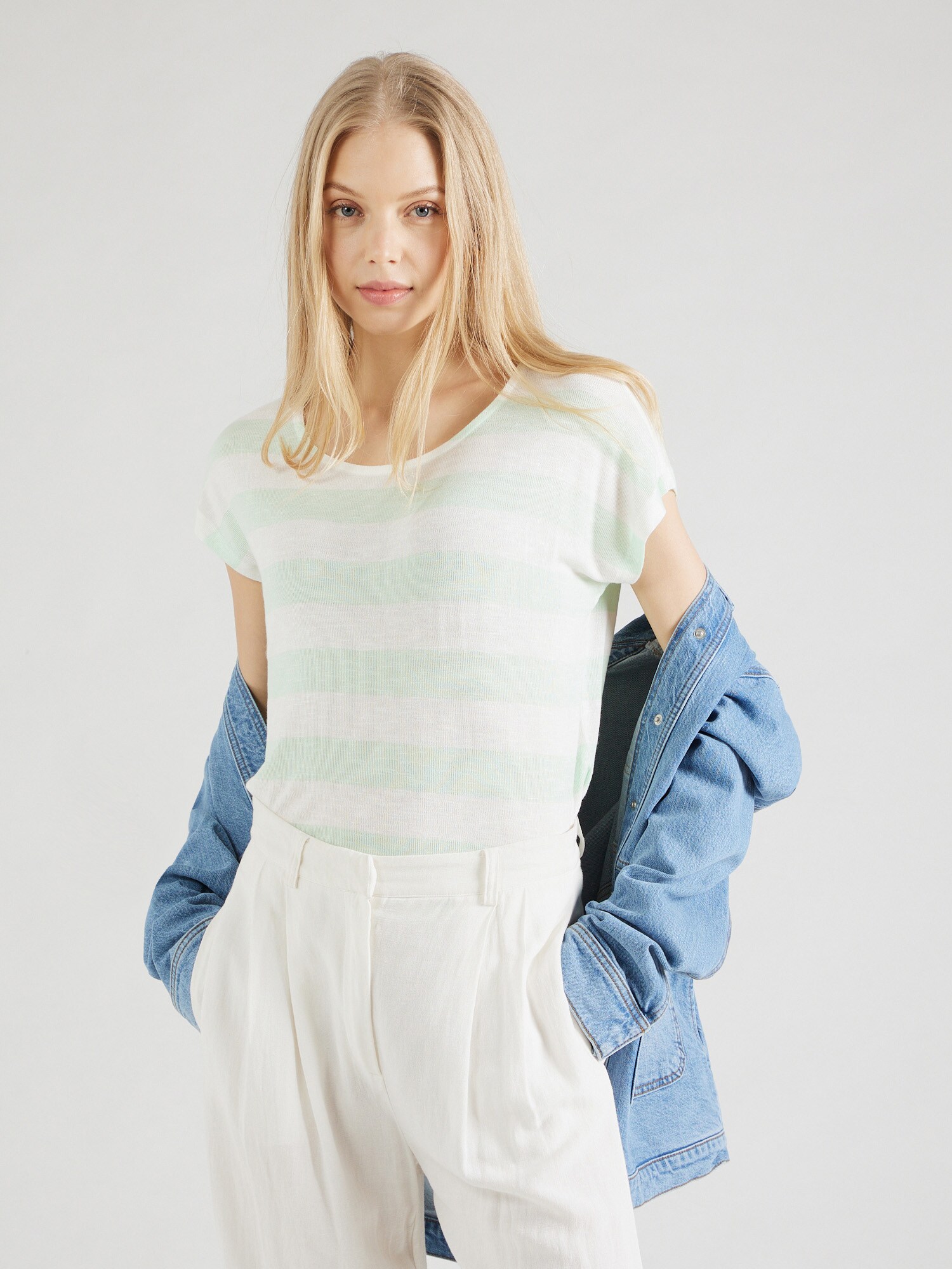 VERO MODA Póló 'VMWide'  menta / fehér termék 2. képe