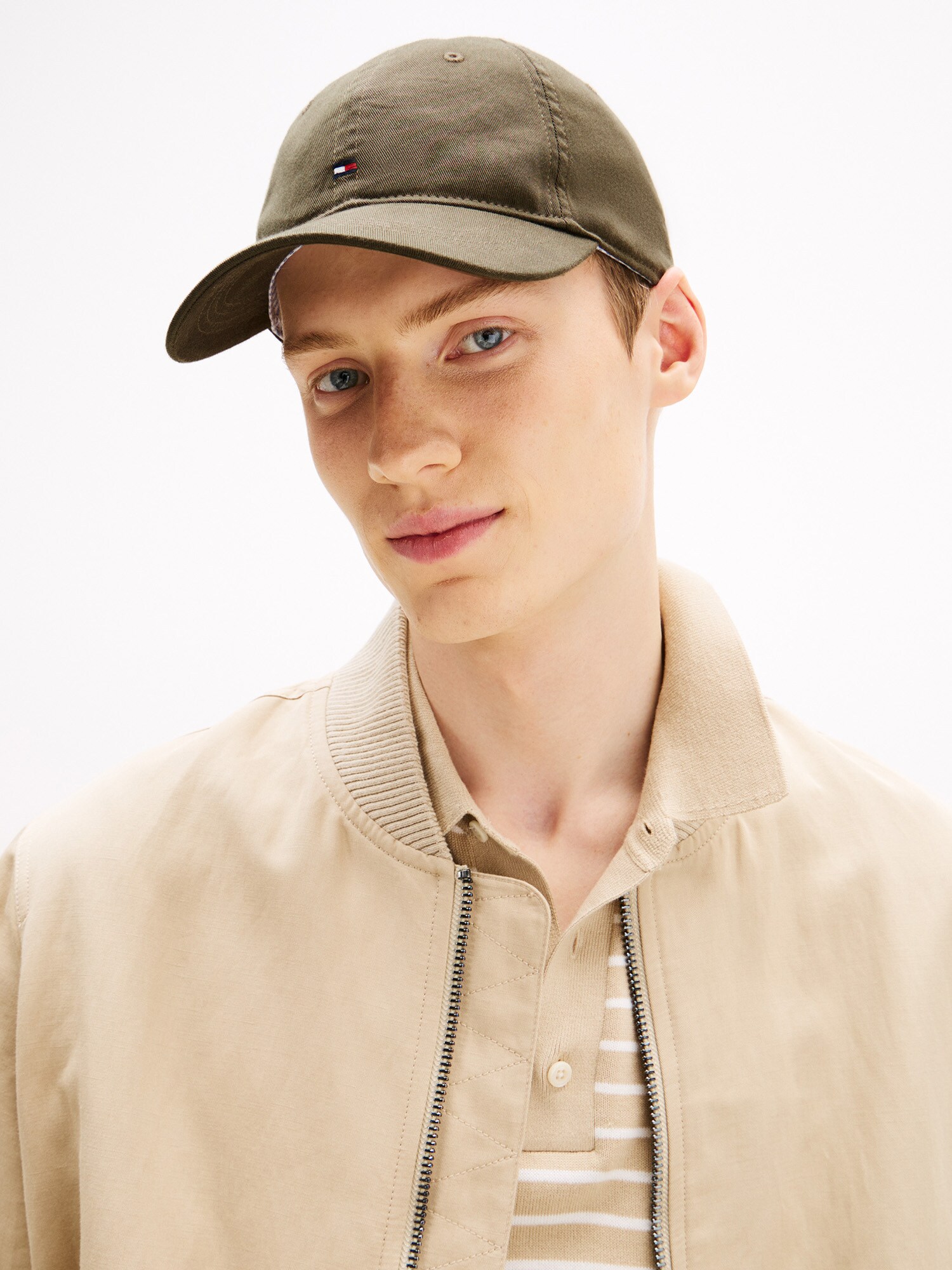 TOMMY HILFIGER Čiapka námornícka modrá / kaki / červená / biela (obrázok 3)