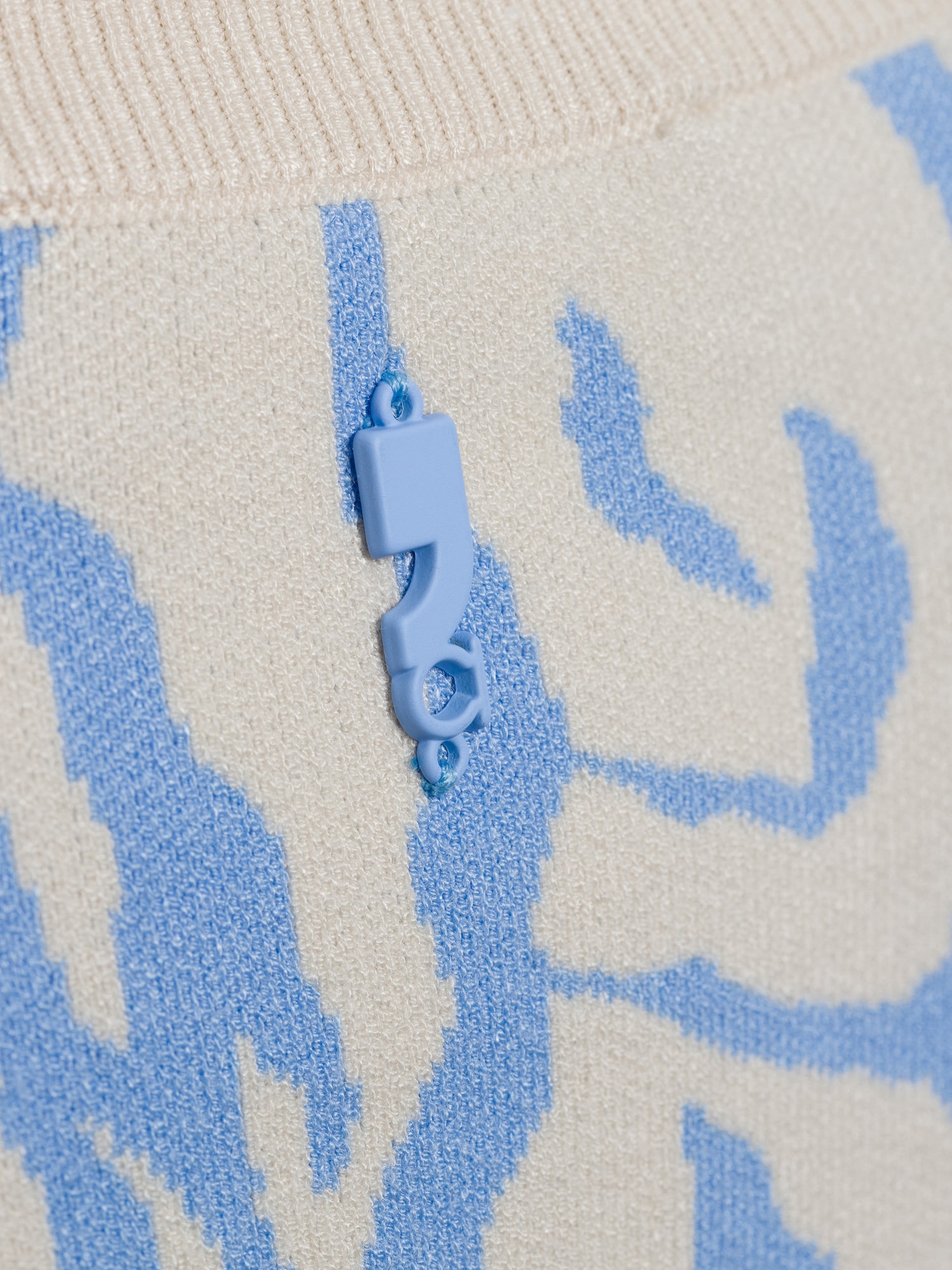 Thumbnail - comma casual identity Pullover