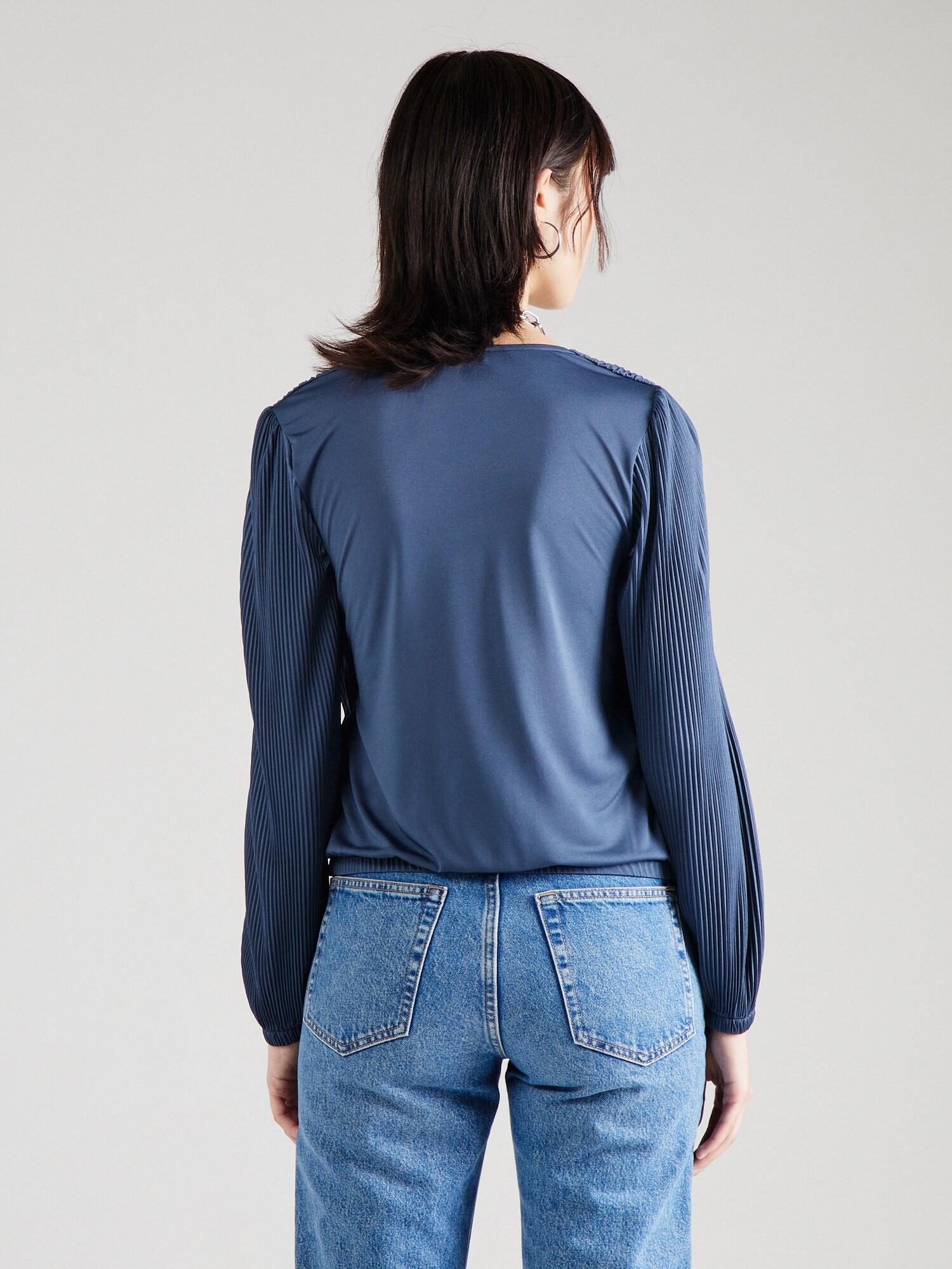 Thumbnail - Shirt