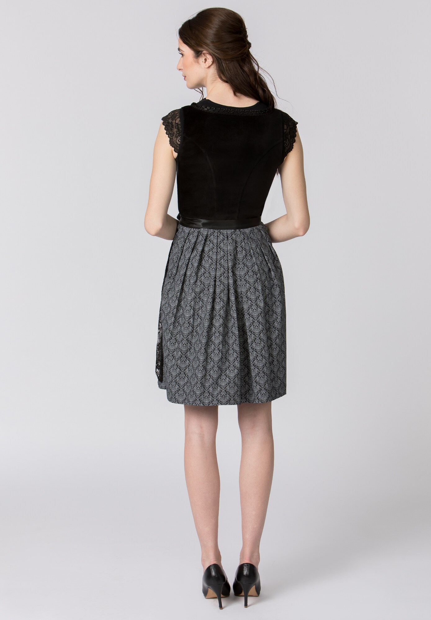 Thumbnail - Dirndl