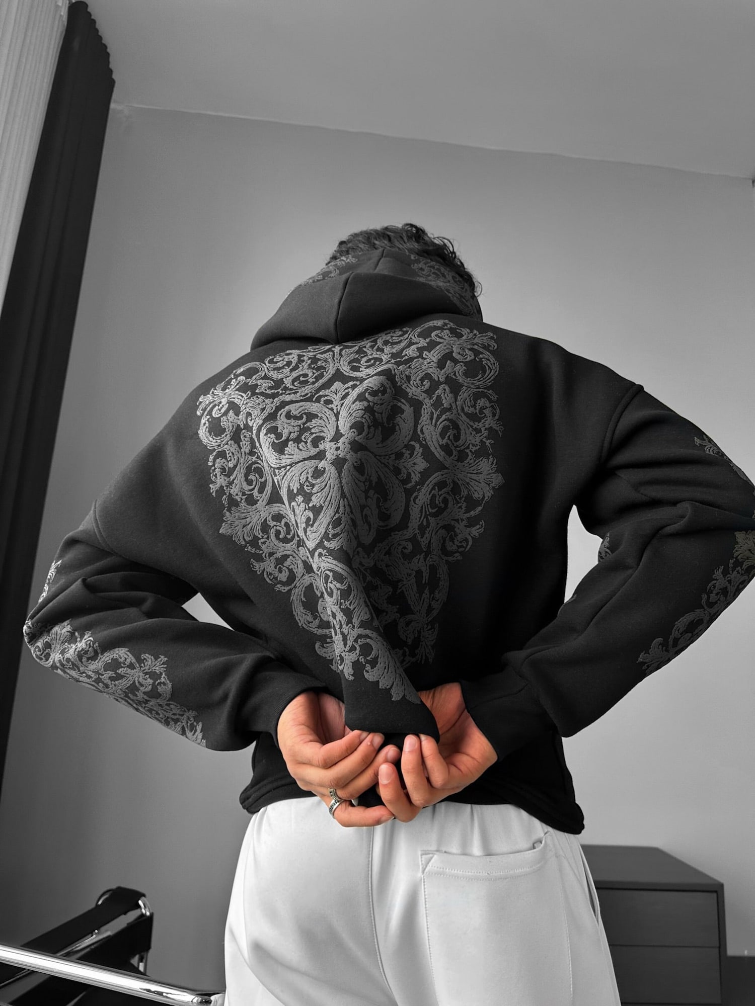 Kleidermafia Sudadera 'Oversize Carpet Pattern Hoodie - Black and Anthracite' negro