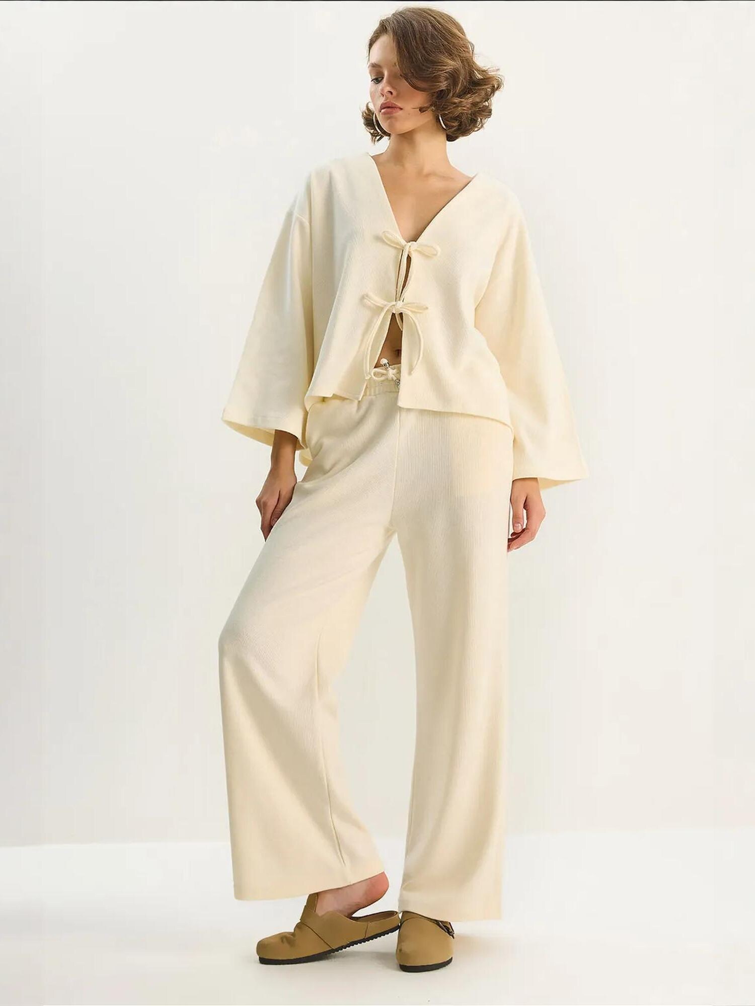 Bianco Lucci Completo pantalone  beige chiaro