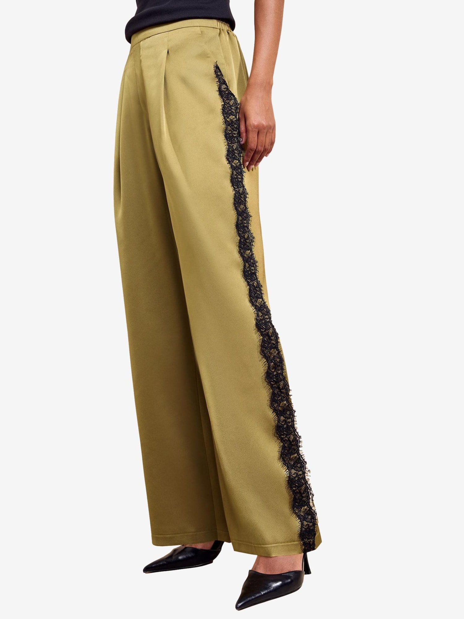 Friends Like These Pantaloni cutați kaki / negru