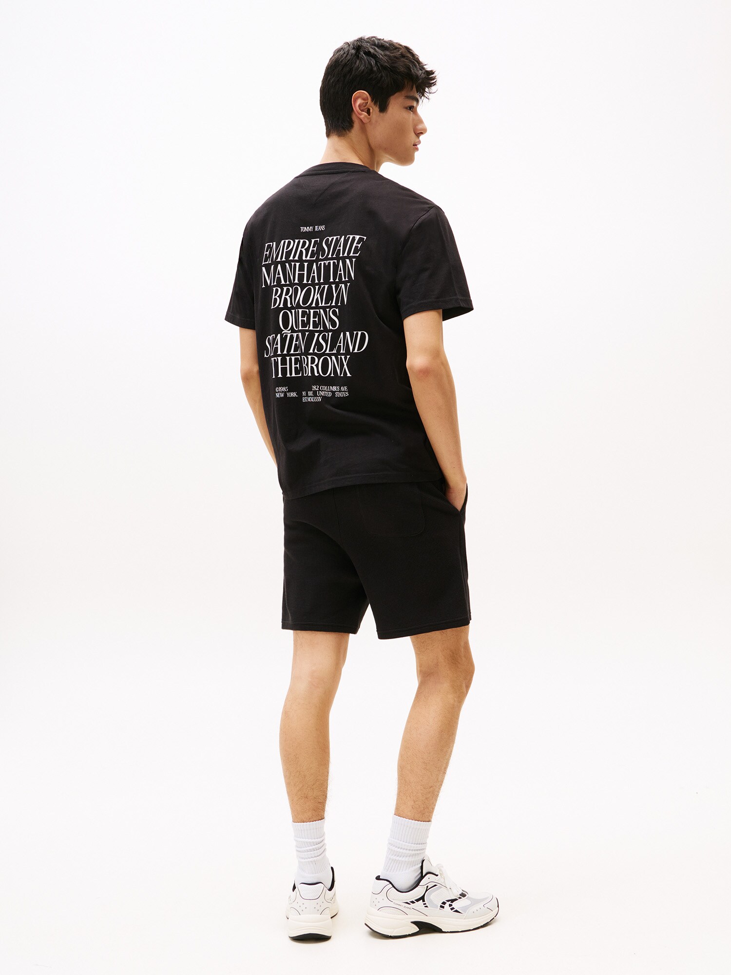 Tommy Jeans Tričko 'BOROUGHS' čierna / biela (obrázok 3)