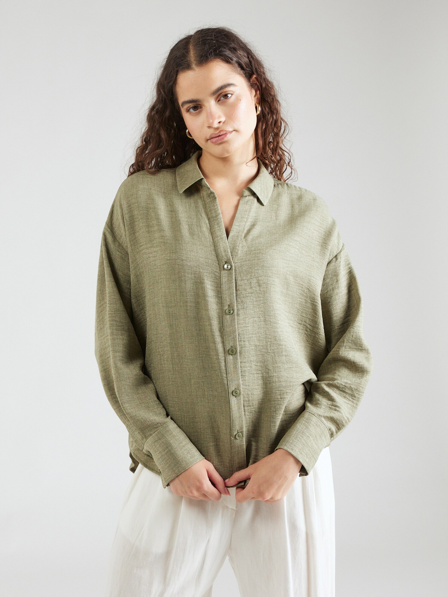 VERO MODA Blúz 'MELANEY QUEENY'  olíva termék 2. képe