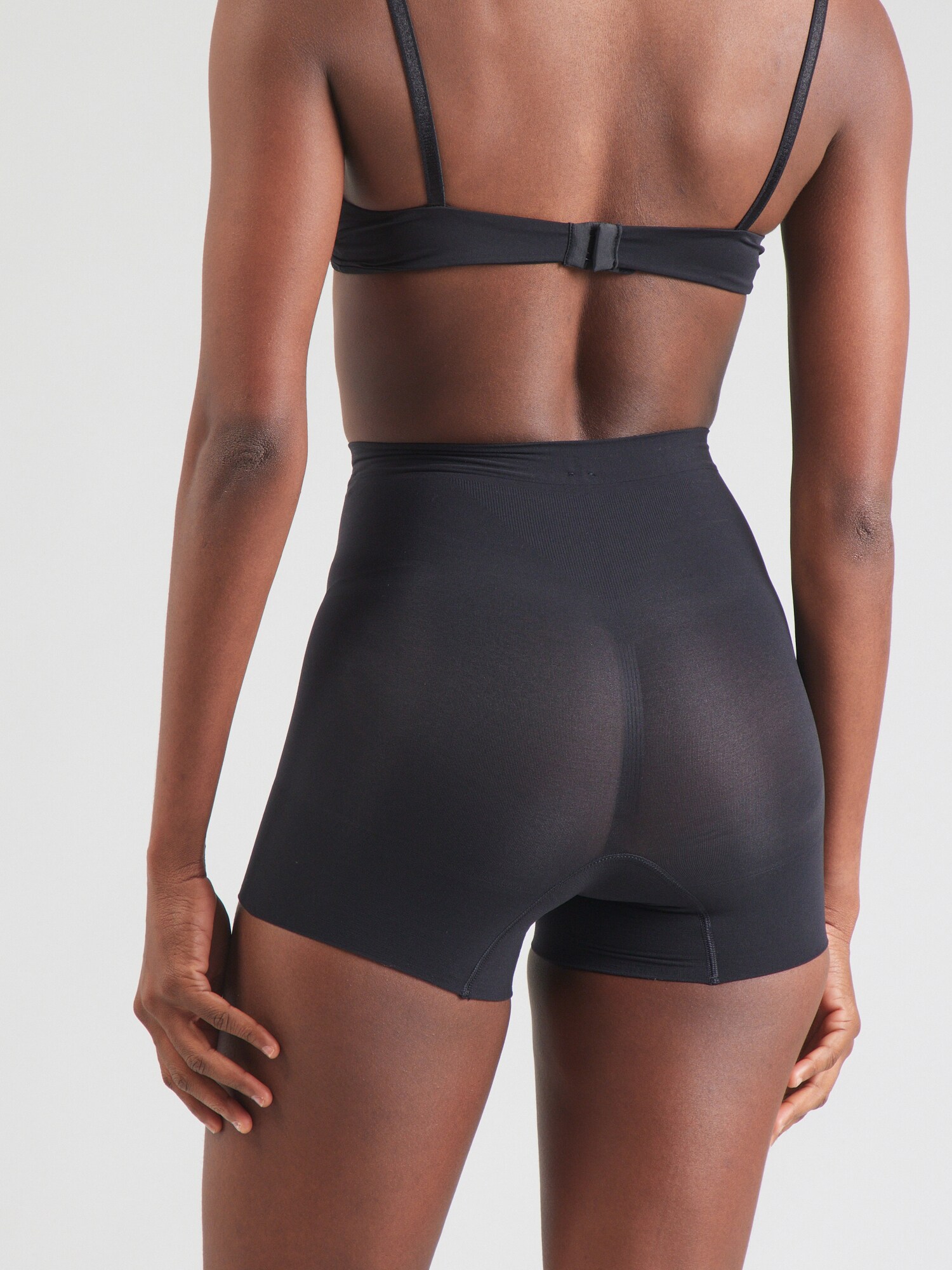 Thumbnail - SPANX Shapinghose Everyday