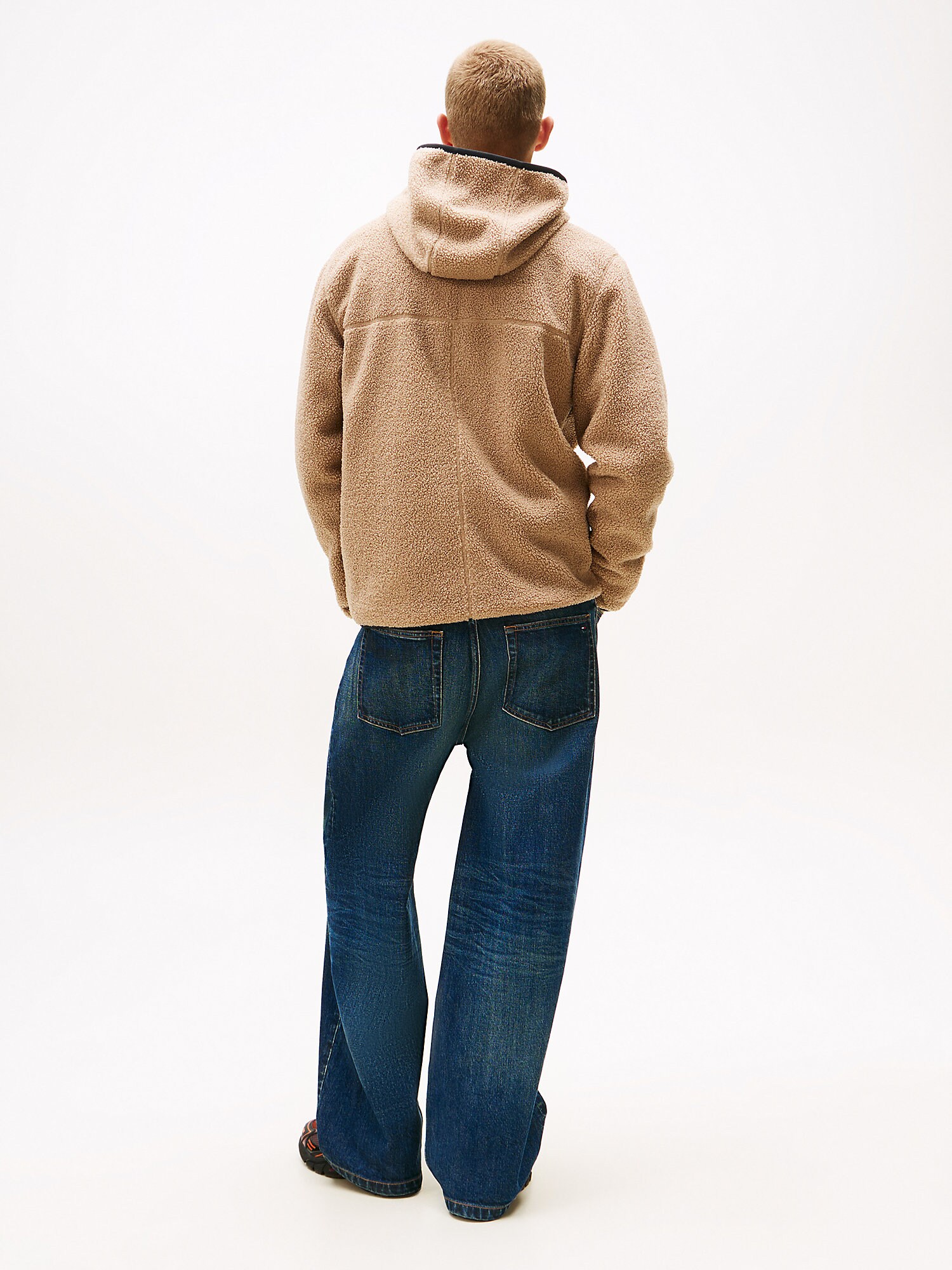 Tommy Jeans Flisová bunda tmavošedá (obrázok 5)