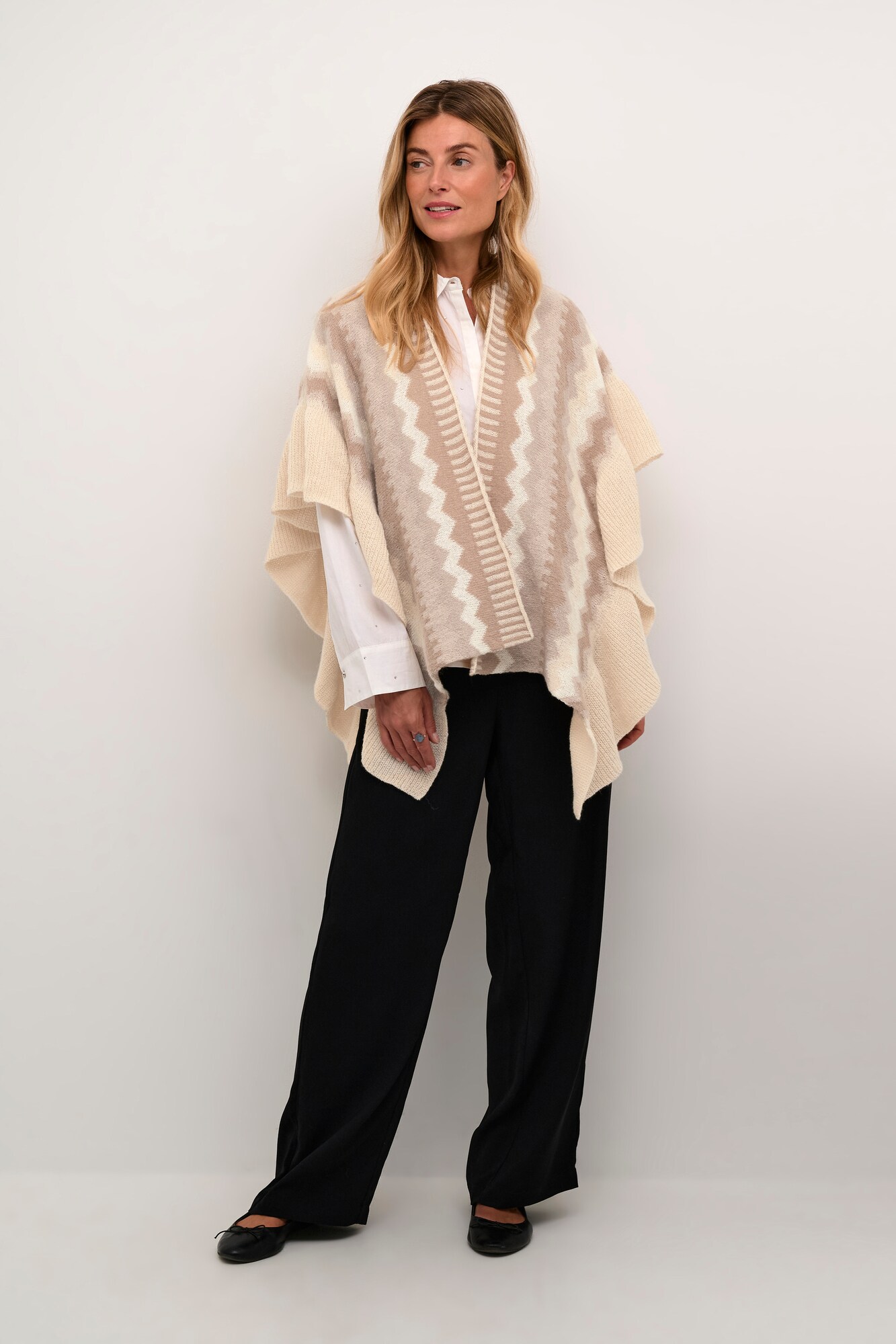 Thumbnail - Cream Cape CR Candle