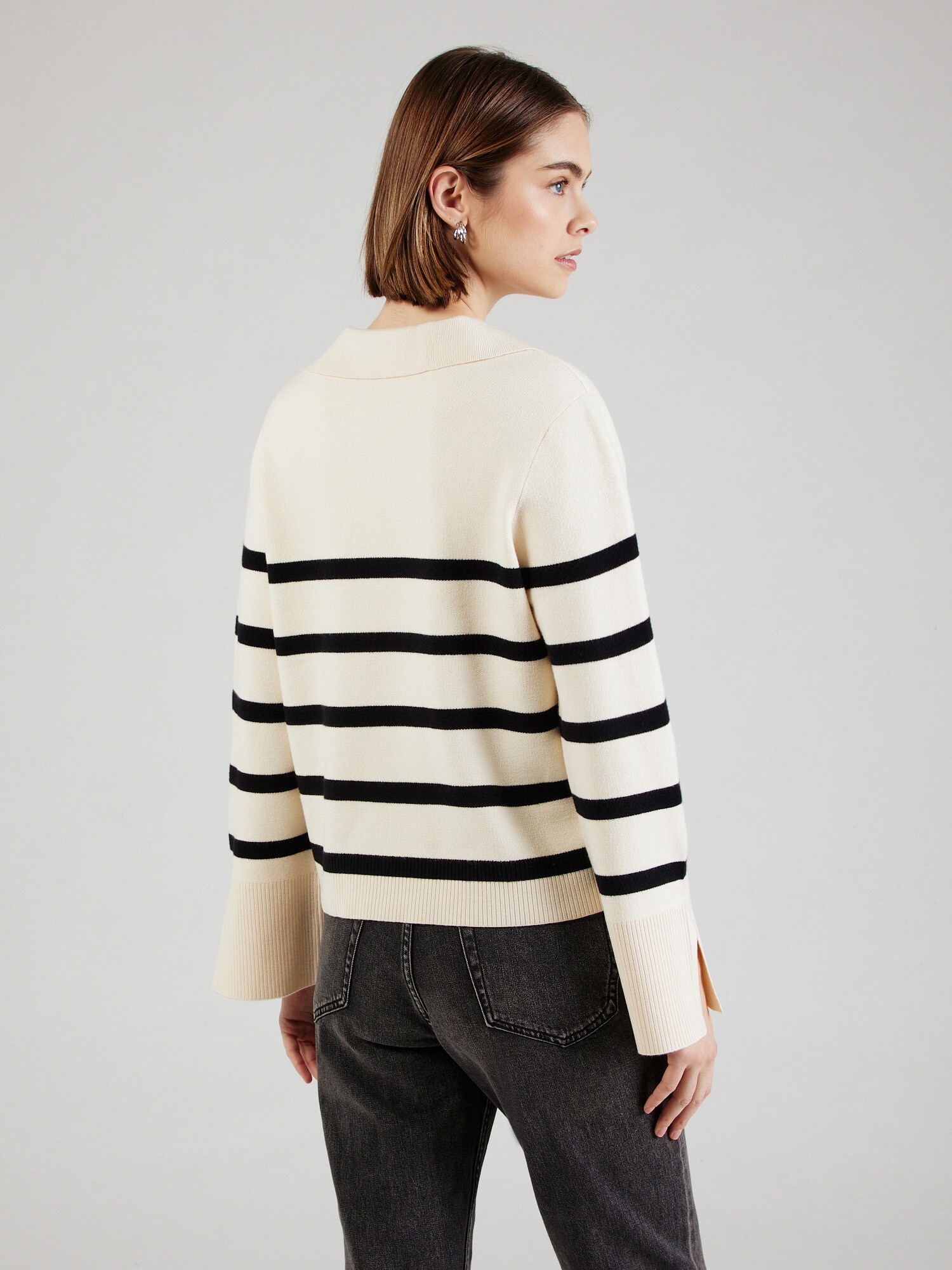 Thumbnail - Pullover