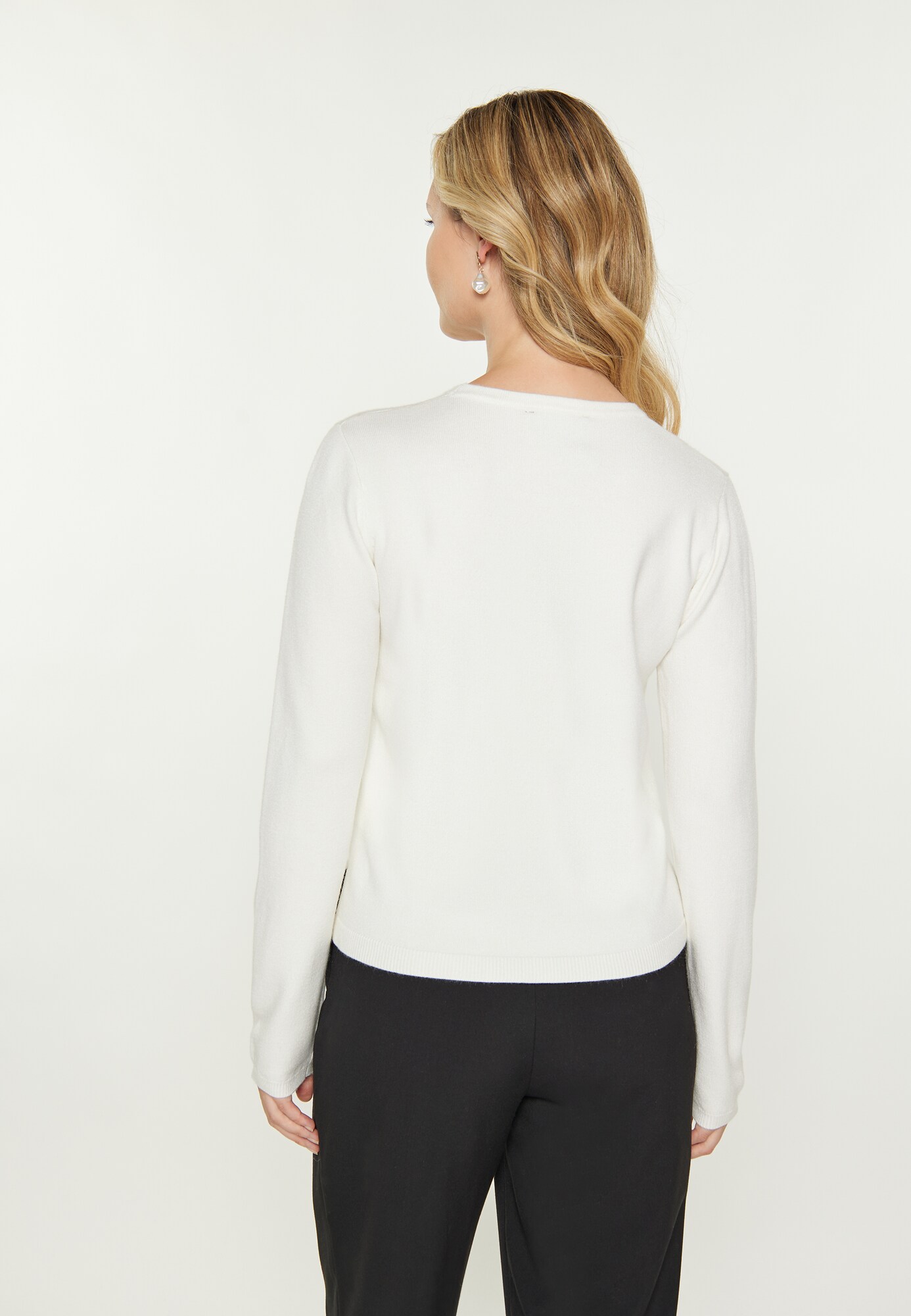 Thumbnail - usha BLACK LABEL Pullover Classic
