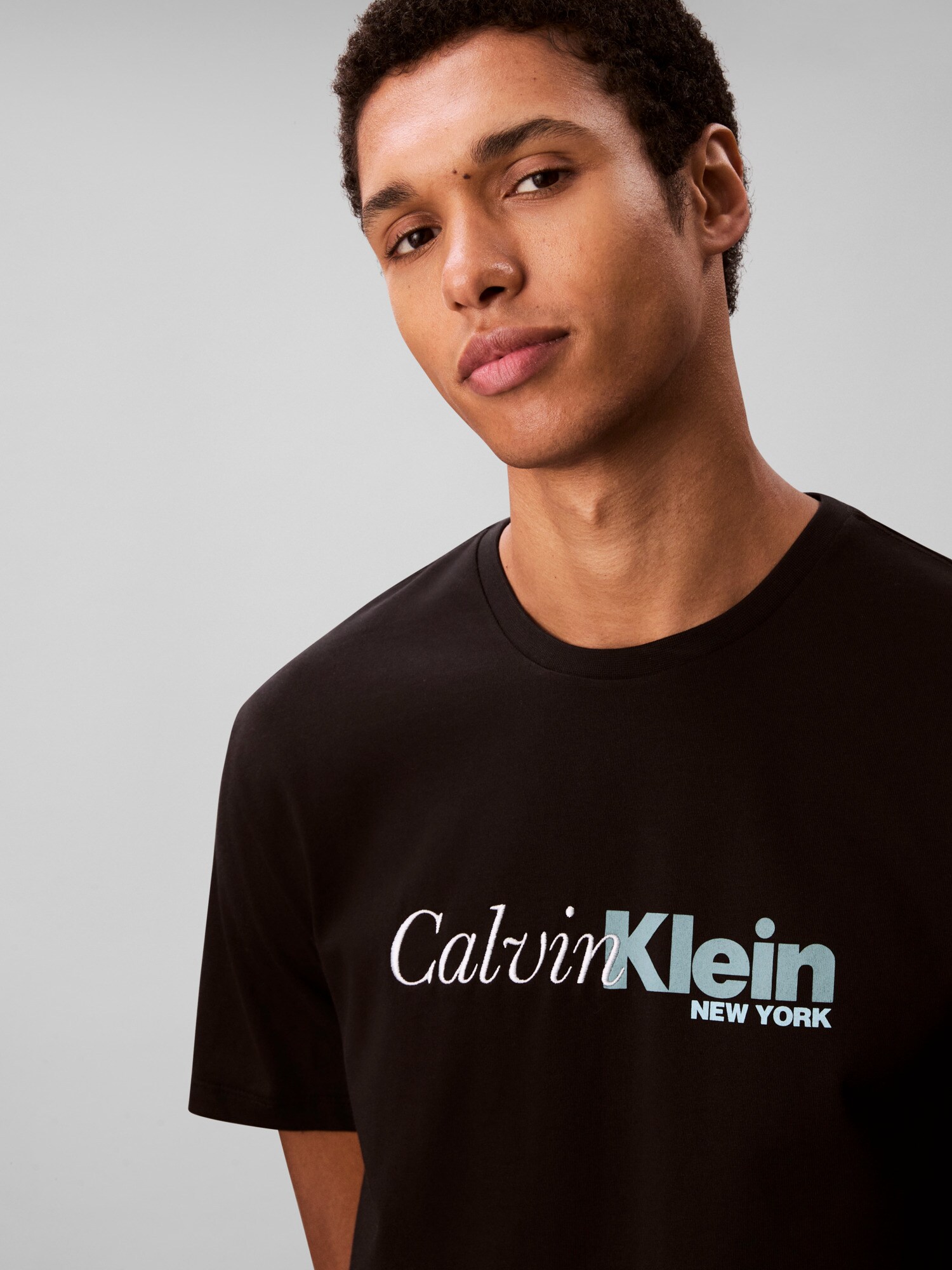 Calvin Klein Tričko pastelovo zelená / čierna / biela (obrázok 6)