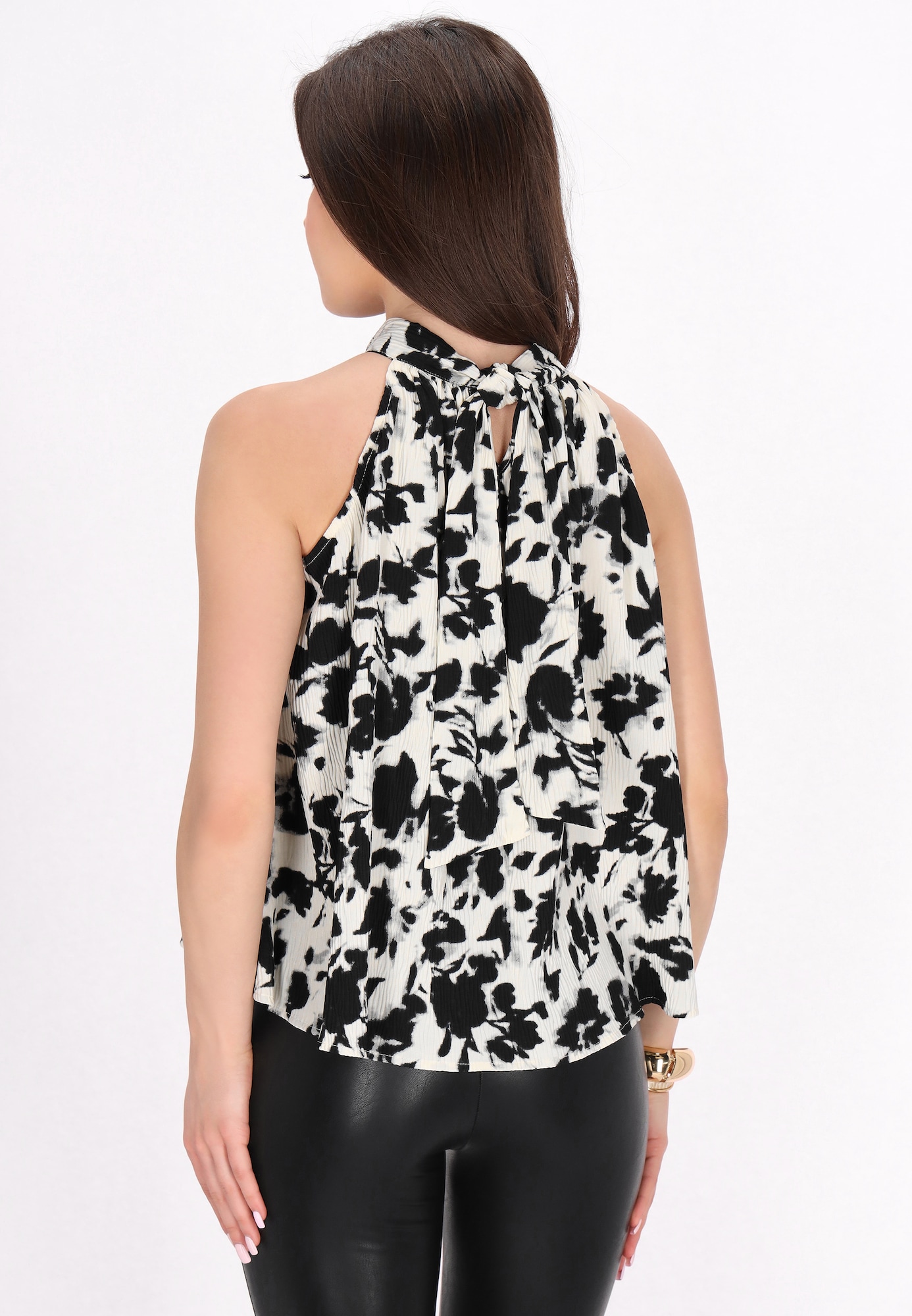 Thumbnail - faina Top Fashion Look