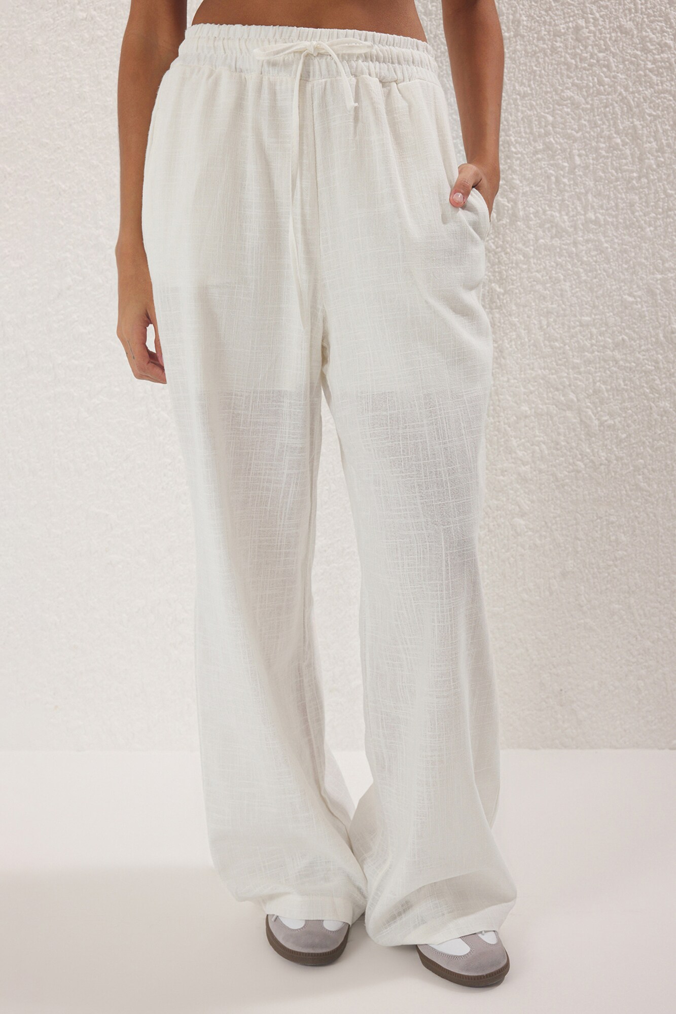 Trendyol Pantaloni alb amestacat