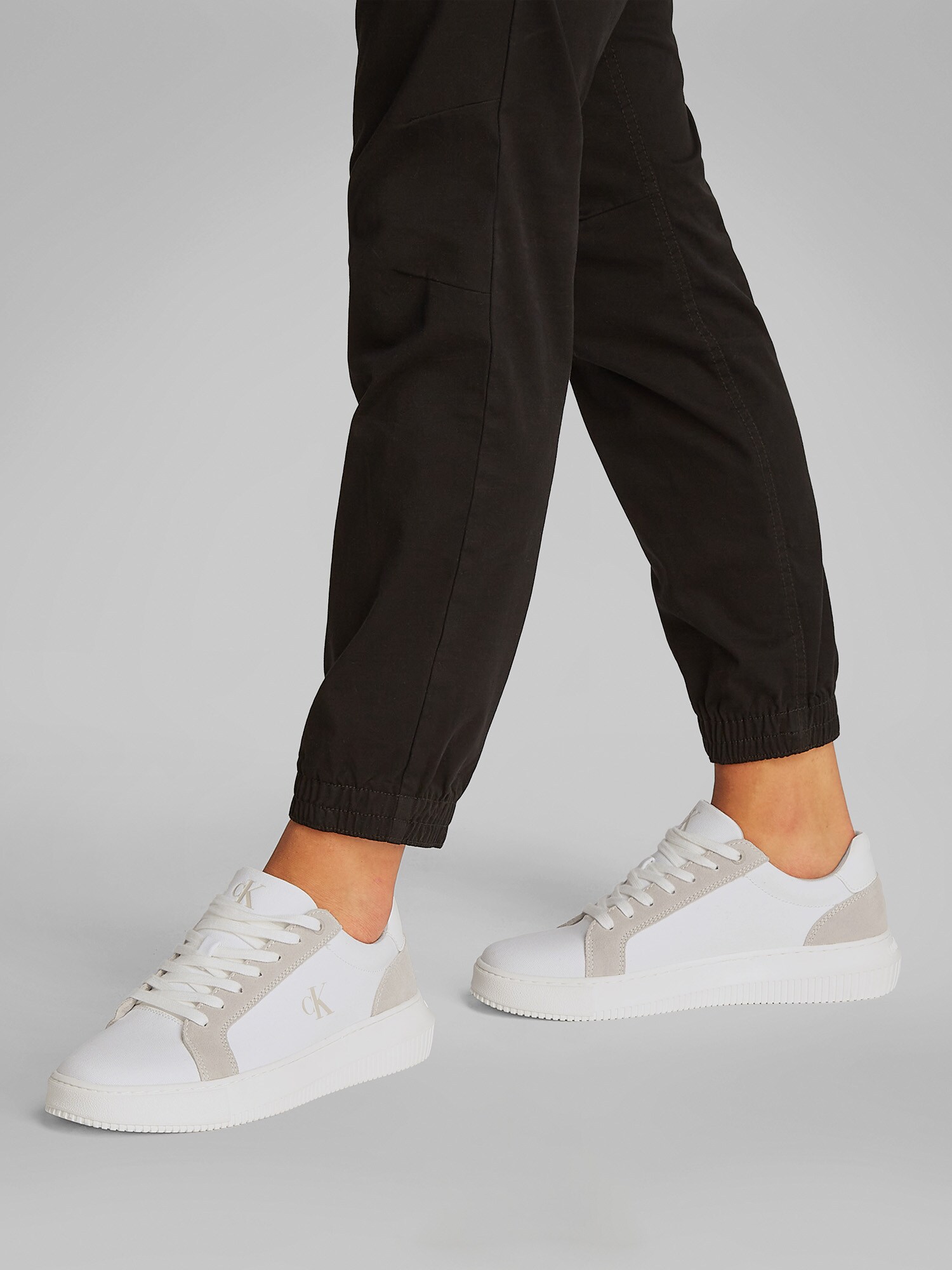 Calvin Klein Nízke tenisky farba ťavej srsti / biela (obrázok 5)