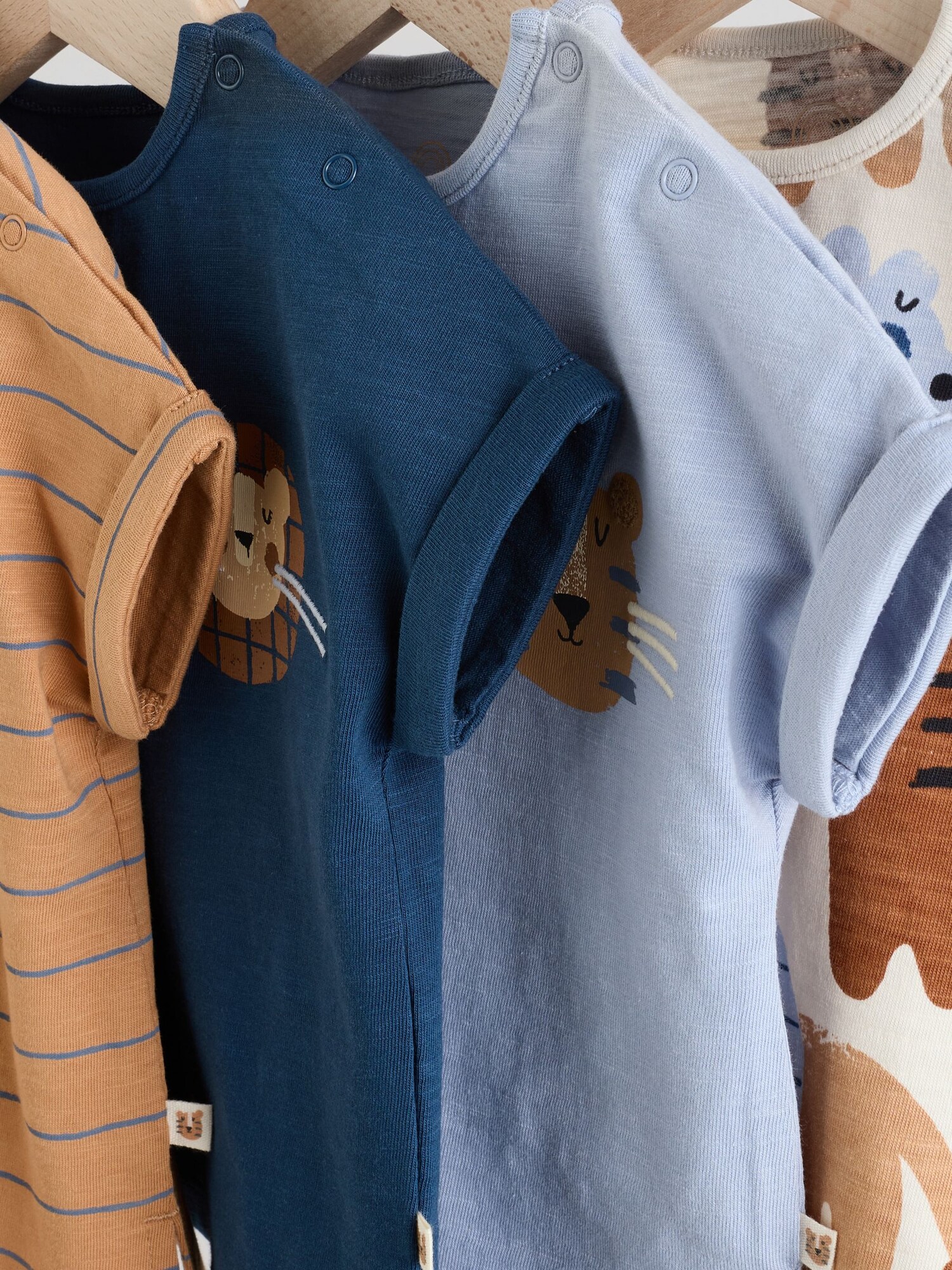 Thumbnail - Next Shirt