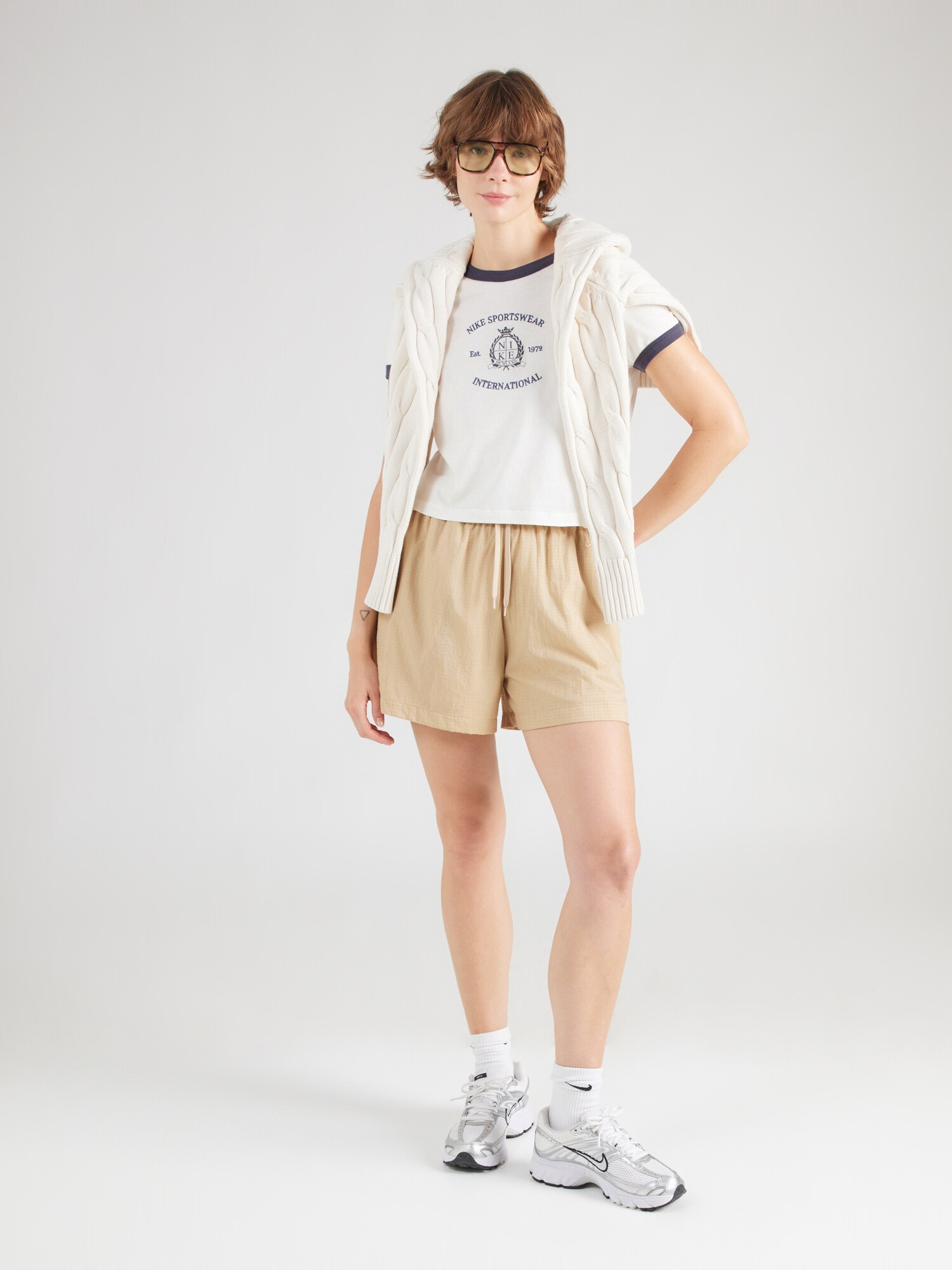 Nike Sportswear Camiseta 'CLB'  marino / offwhite – imagen 4