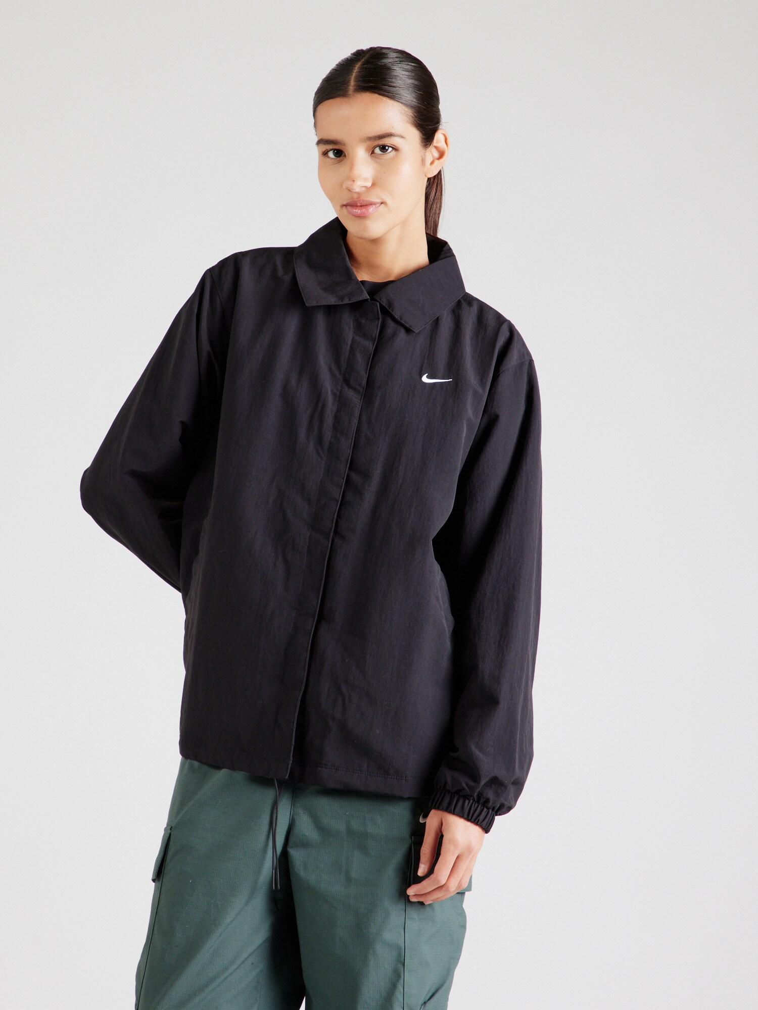 Nike Sportswear Átmeneti dzseki 'Essential'  fekete / fehér termék 2. képe