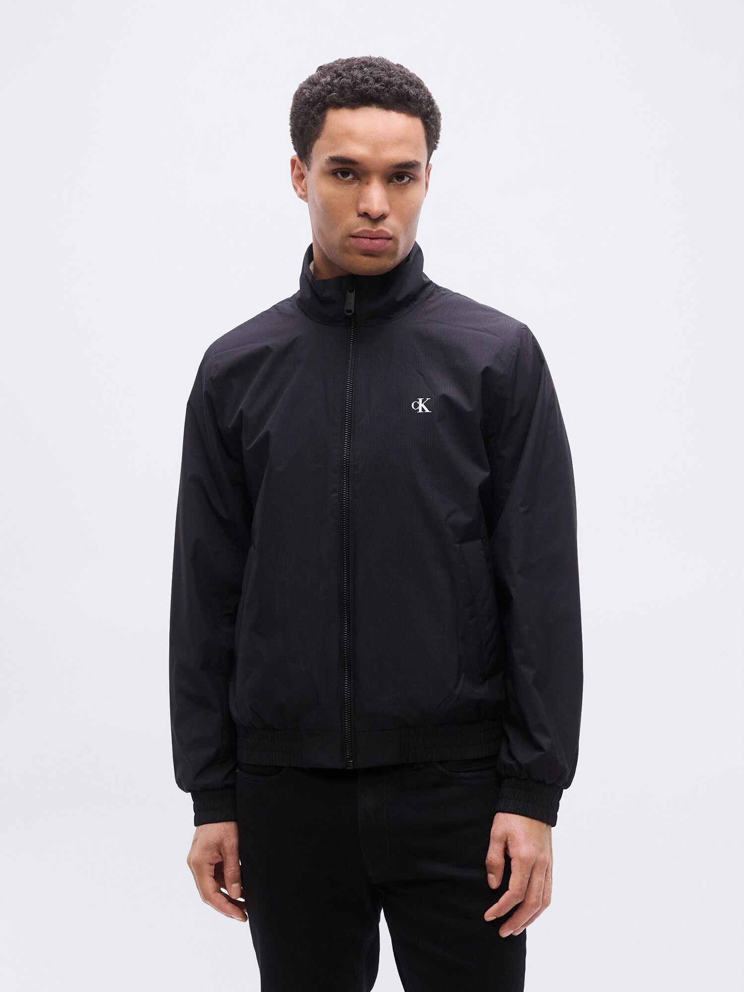 Calvin Klein Jeans Chaqueta de entretiempo  negro / blanco – imagen 2