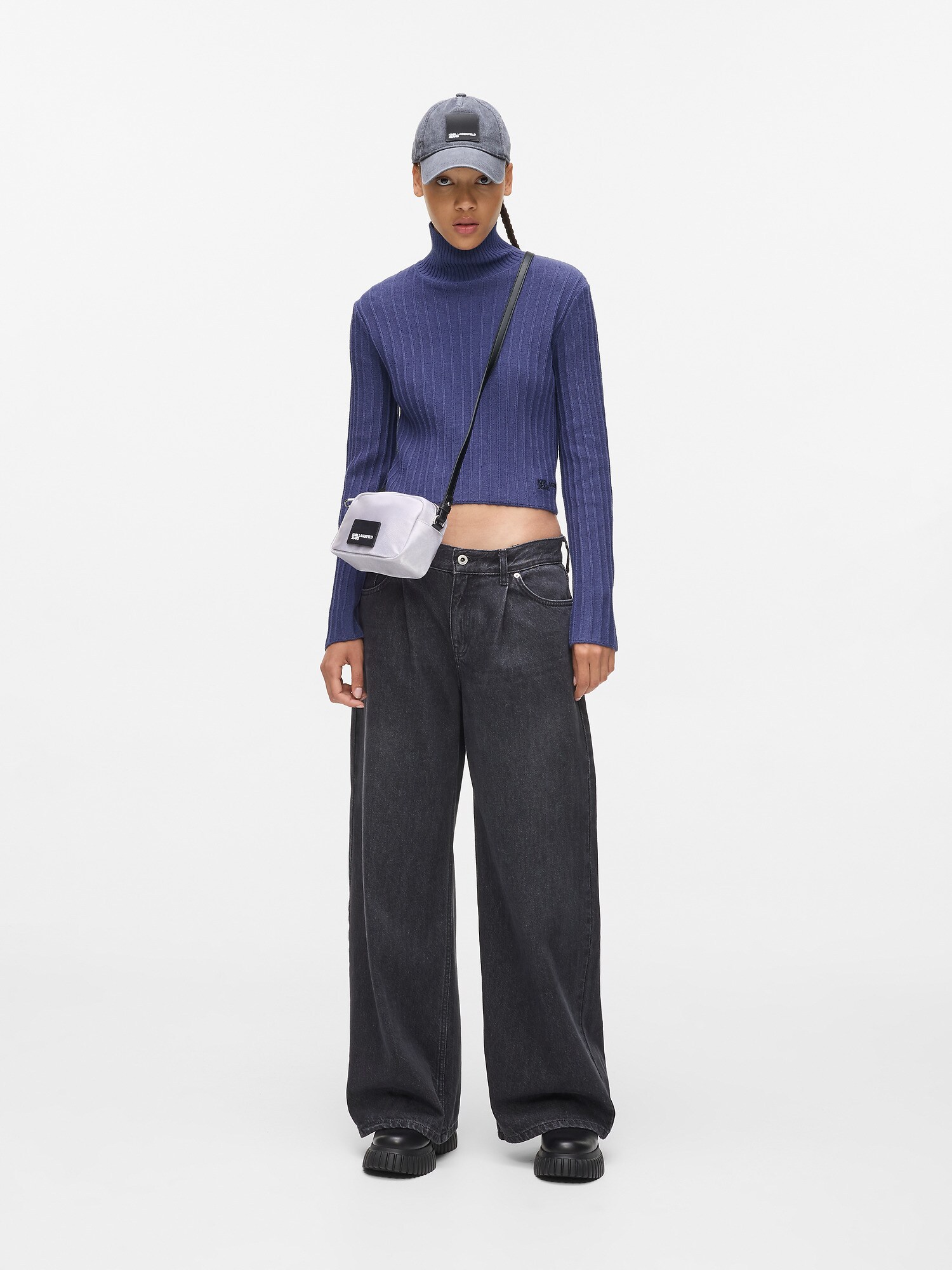 KARL LAGERFELD JEANS Sveter 'Plisse' tmavomodrá / čierna (obrázok 5)