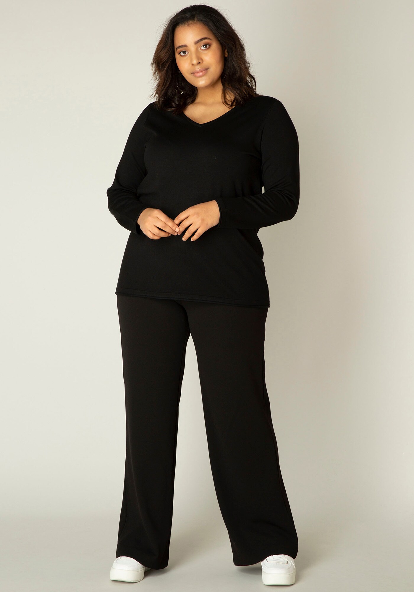 Base Level Curvy Pullover