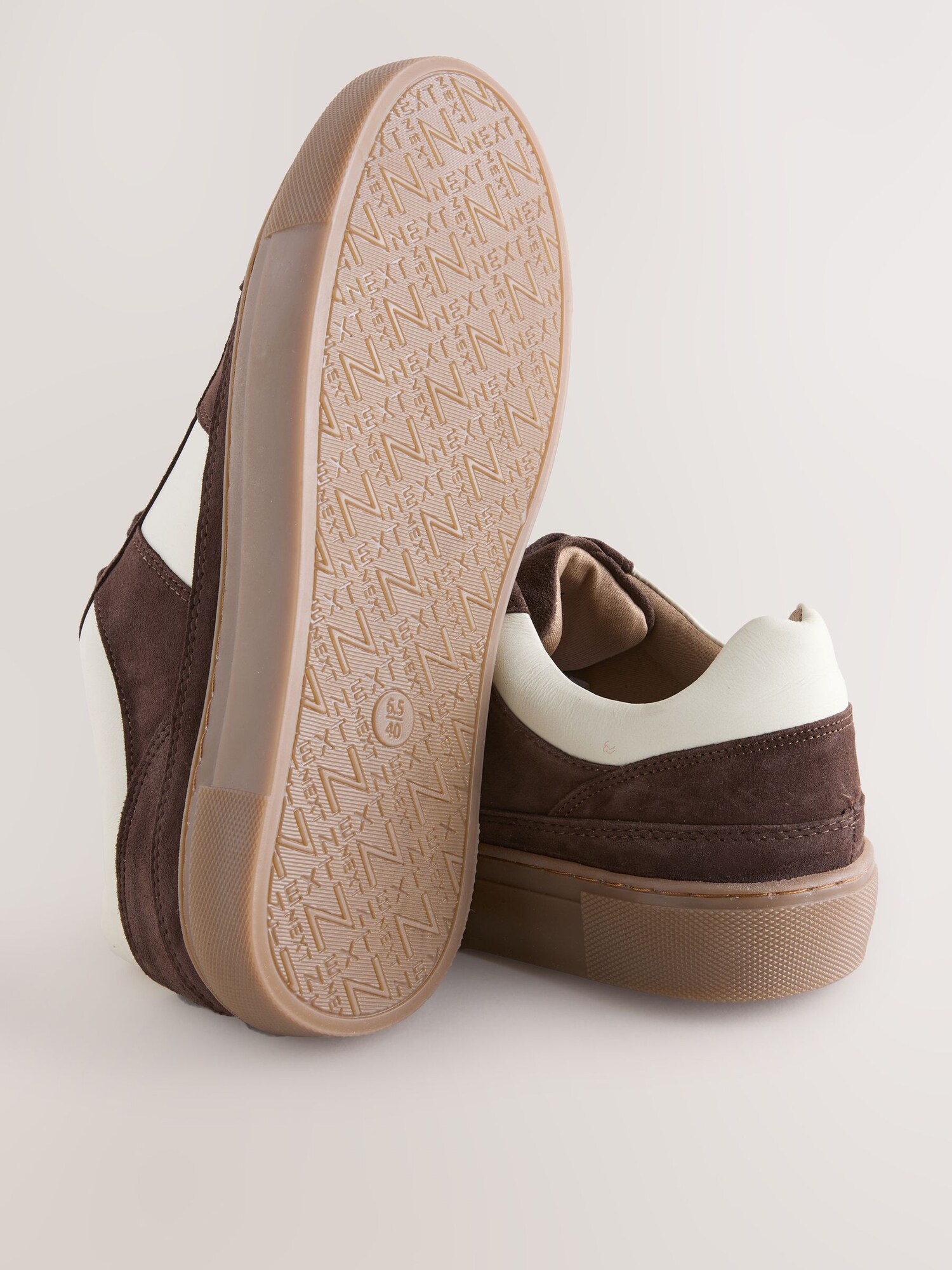 Thumbnail - Next Sneaker