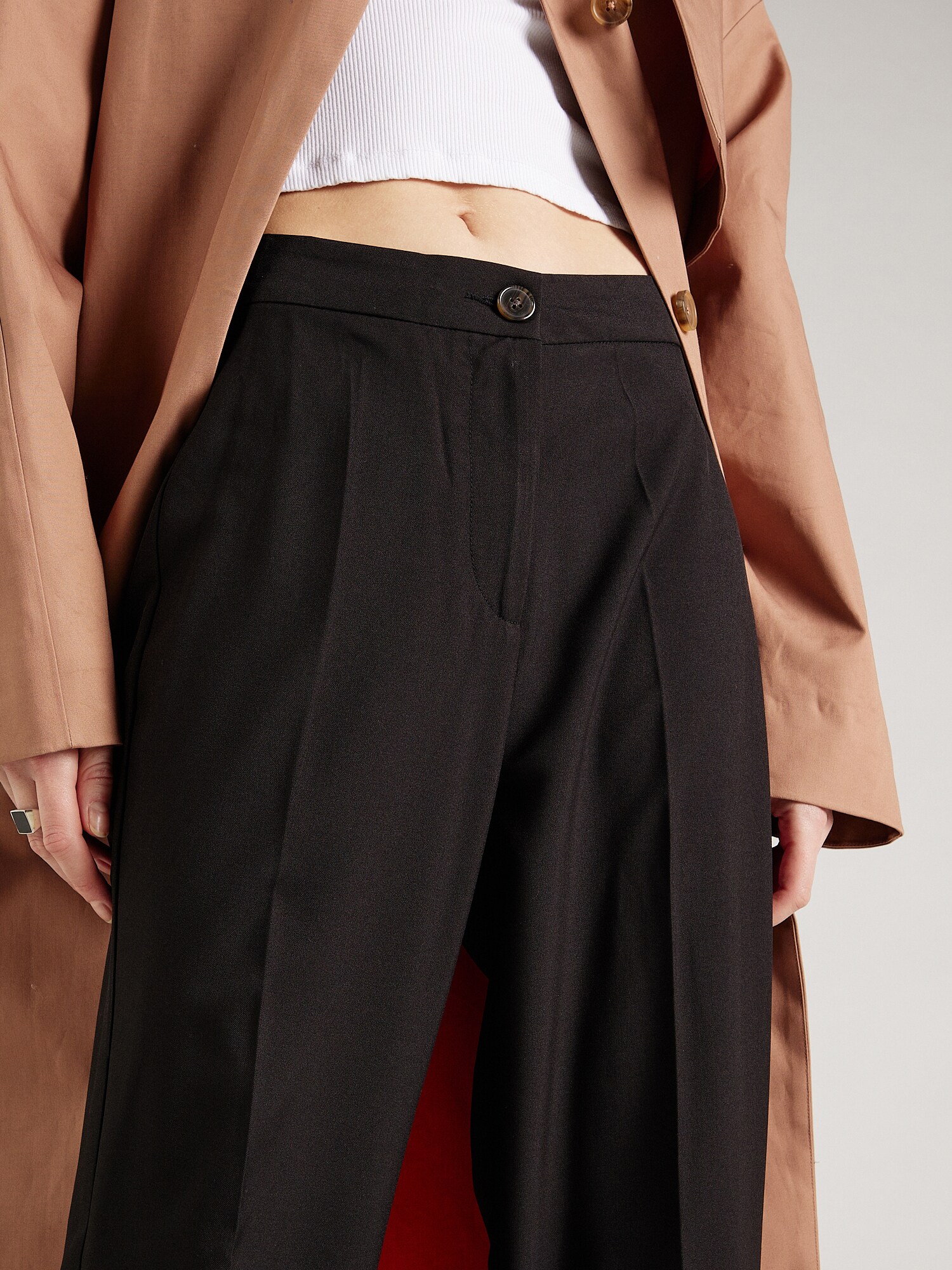 VERO MODA Nohavice s pukmi 'RITA' čierna (obrázok 5)