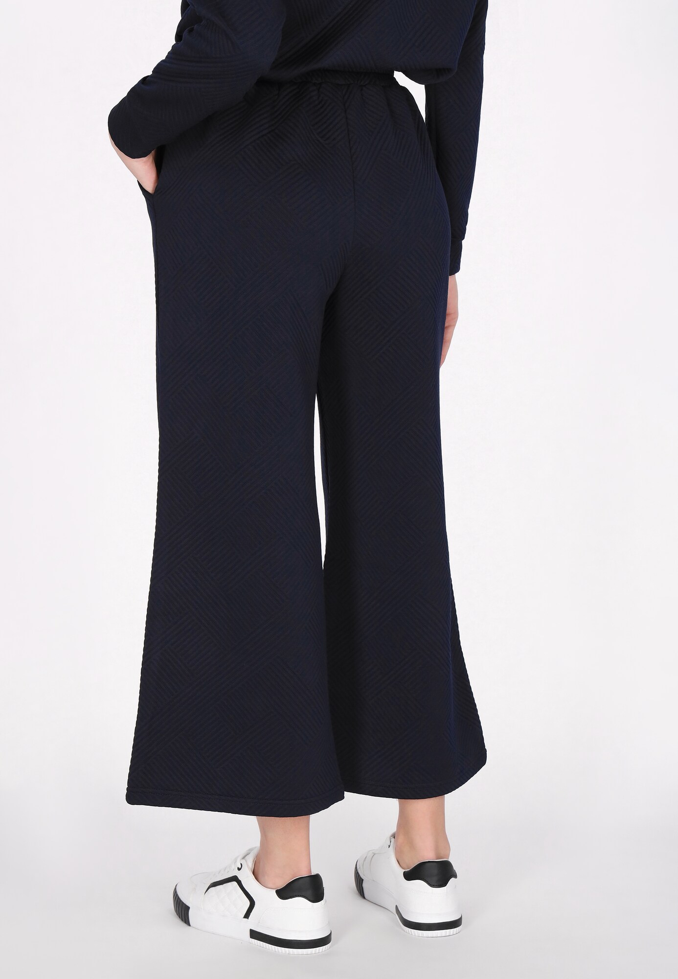 Thumbnail - faina Athlsr Hose Fashion Look